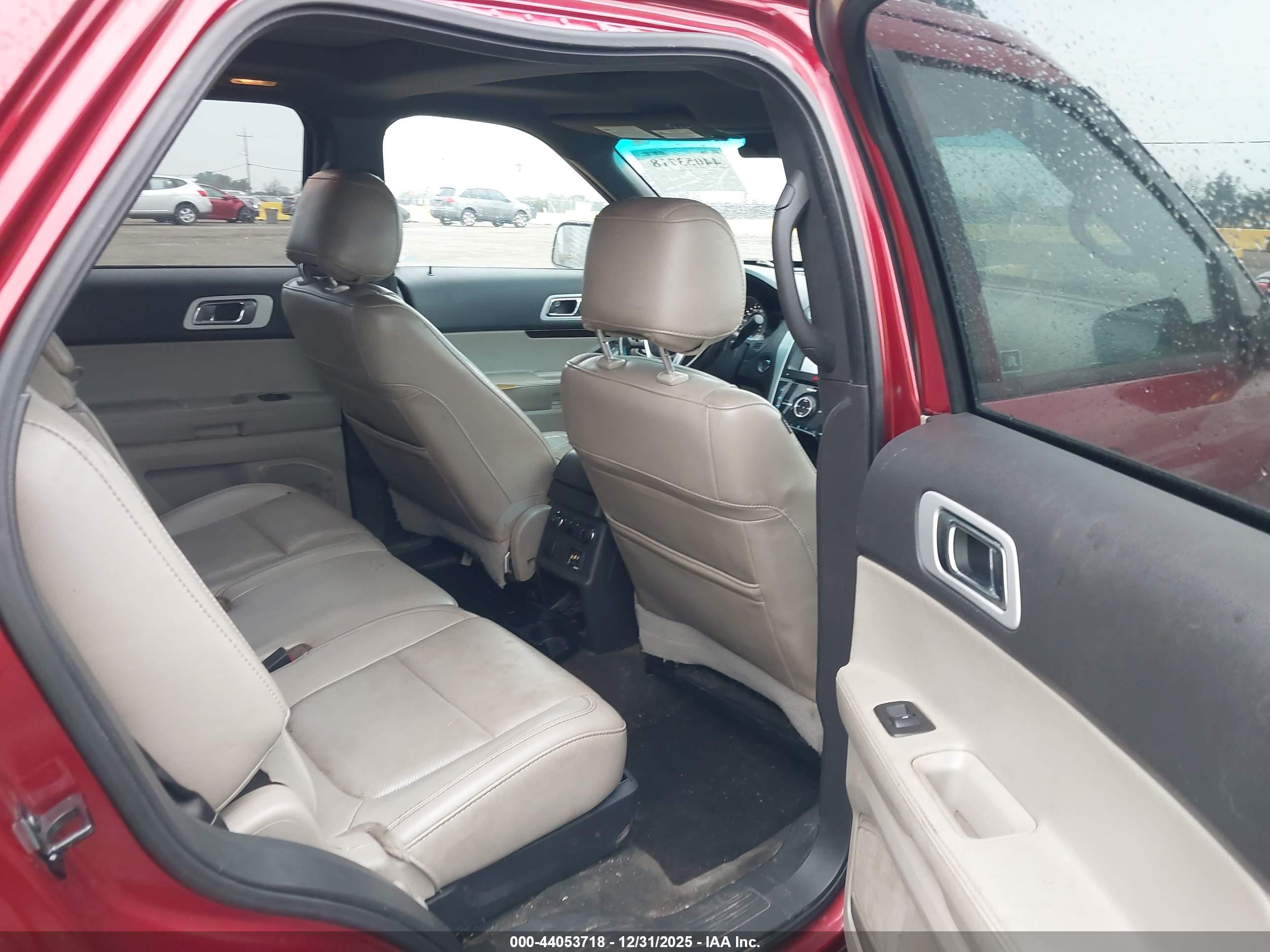 FORD EXPLORER image 8