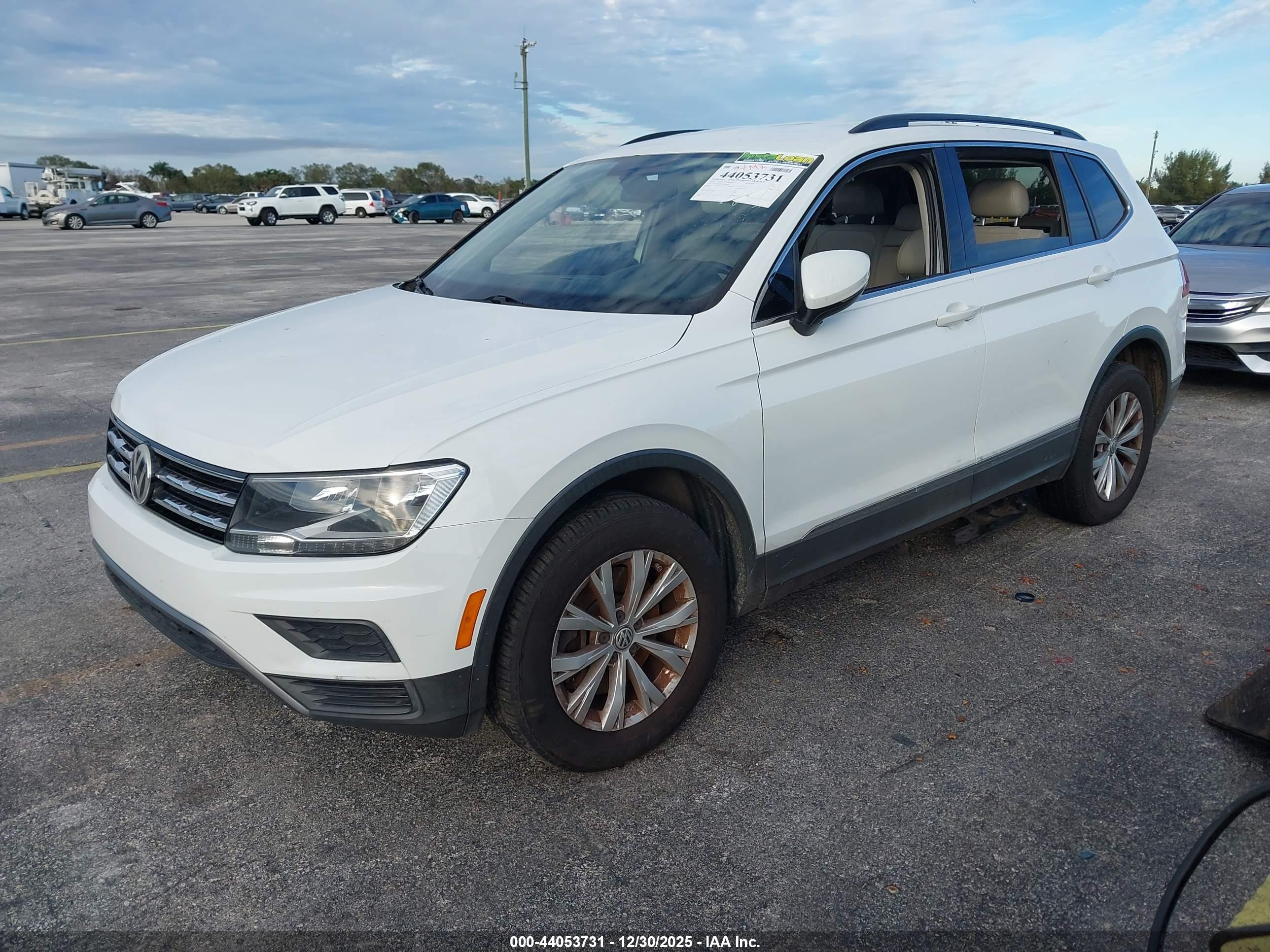 VOLKSWAGEN TIGUAN image 2