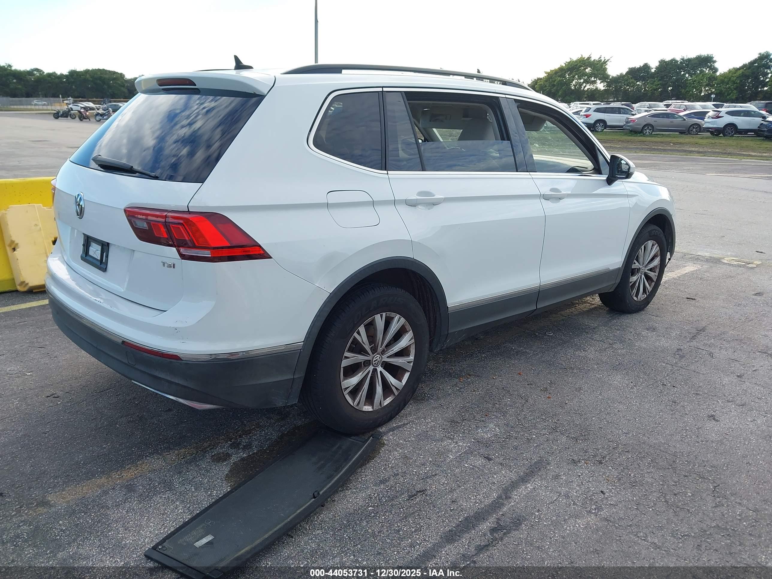 VOLKSWAGEN TIGUAN image 4