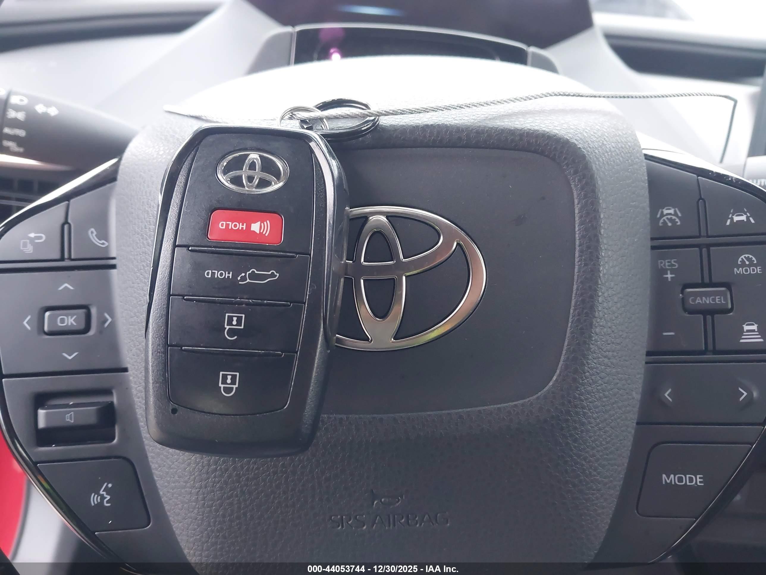 TOYOTA PRIUS image 11