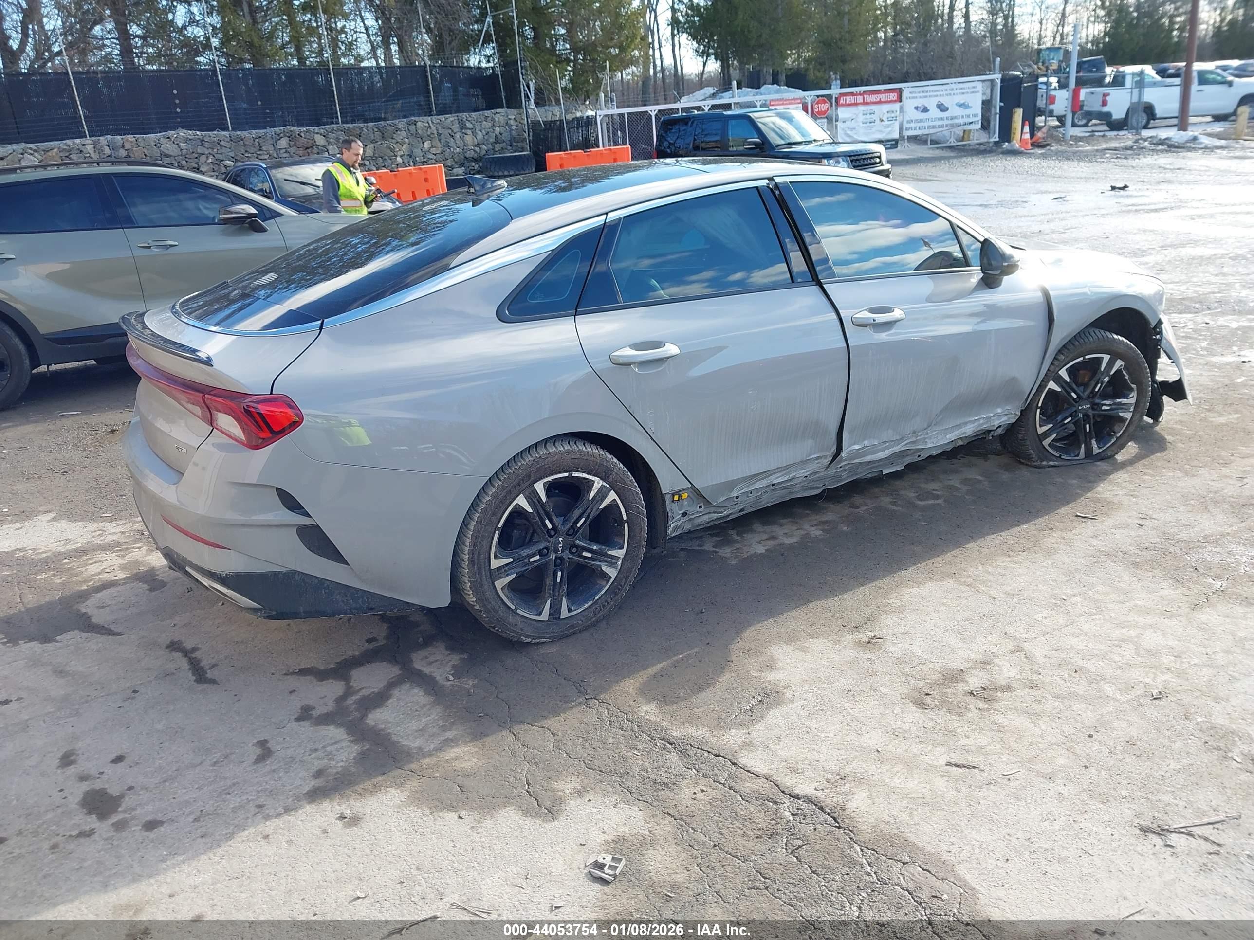 KIA K5 image 4