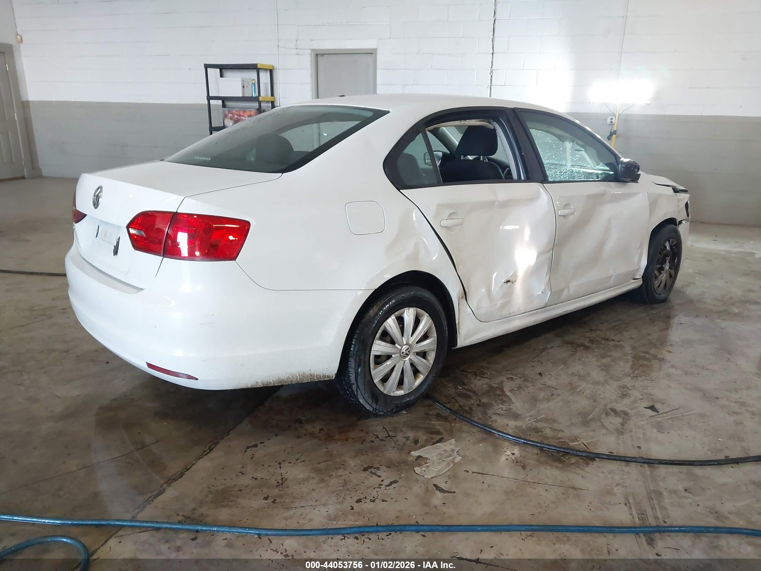 VOLKSWAGEN JETTA image 4