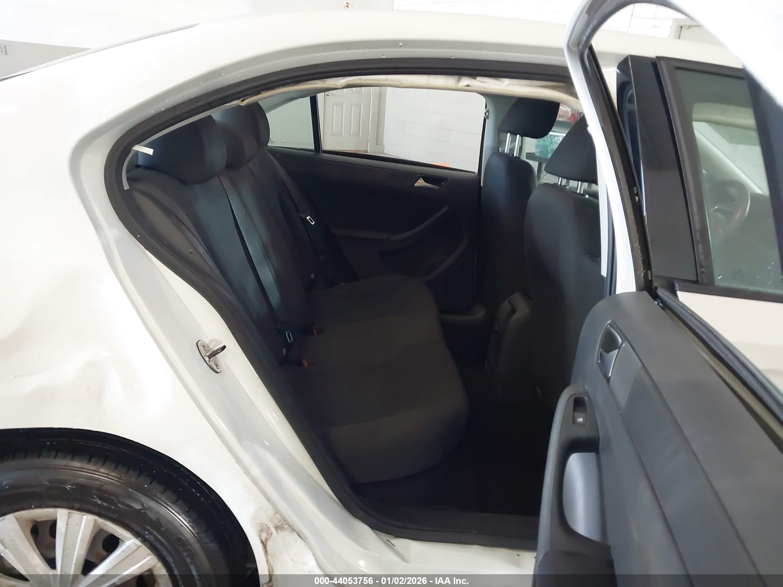 VOLKSWAGEN JETTA image 8