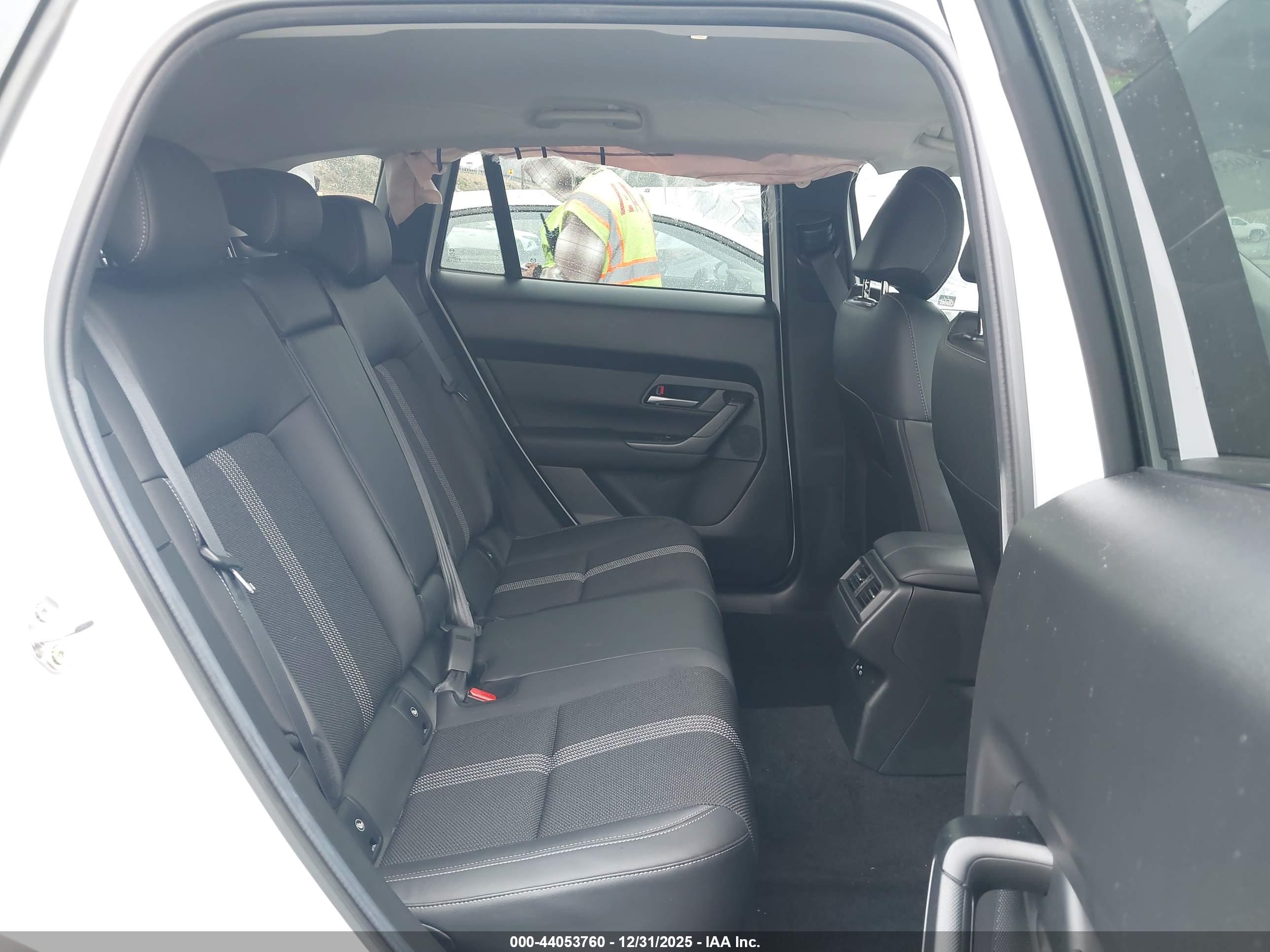 MAZDA CX-50 image 8