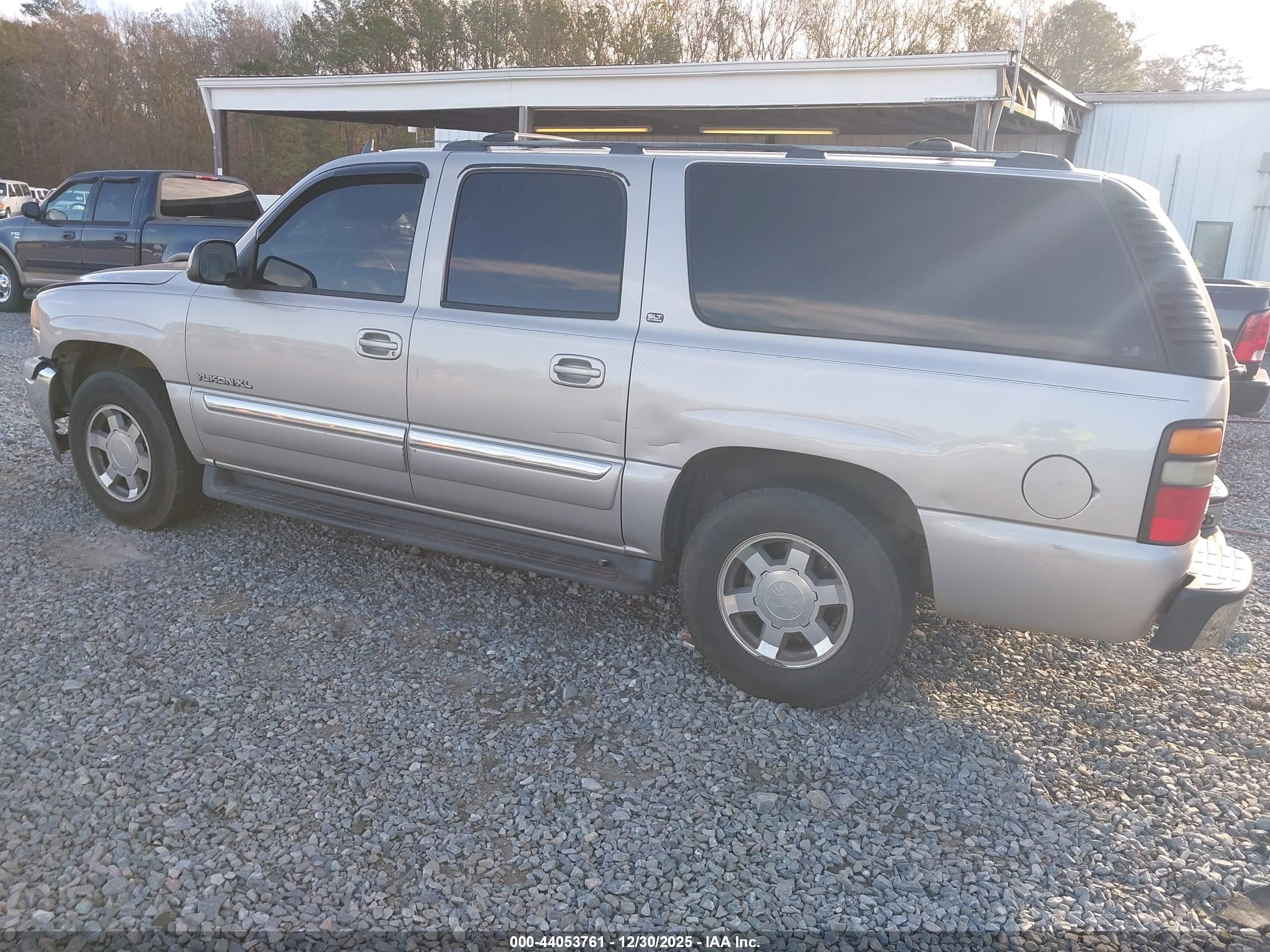 GMC YUKON image 3