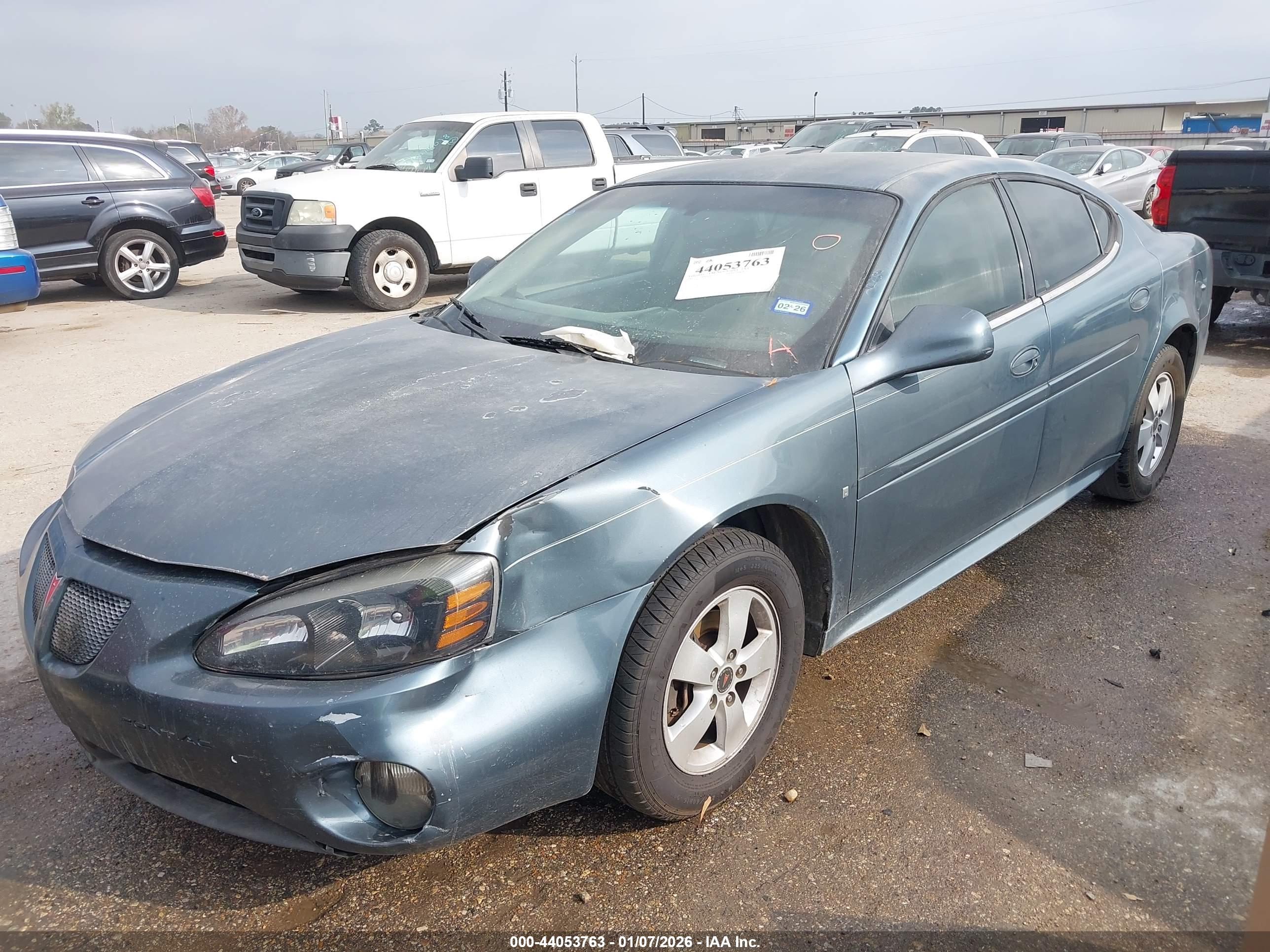 PONTIAC GRAND image 2