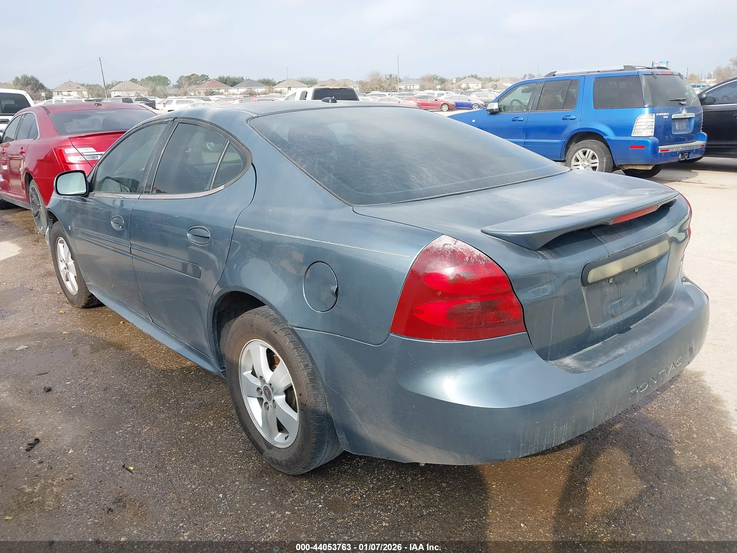 PONTIAC GRAND image 3