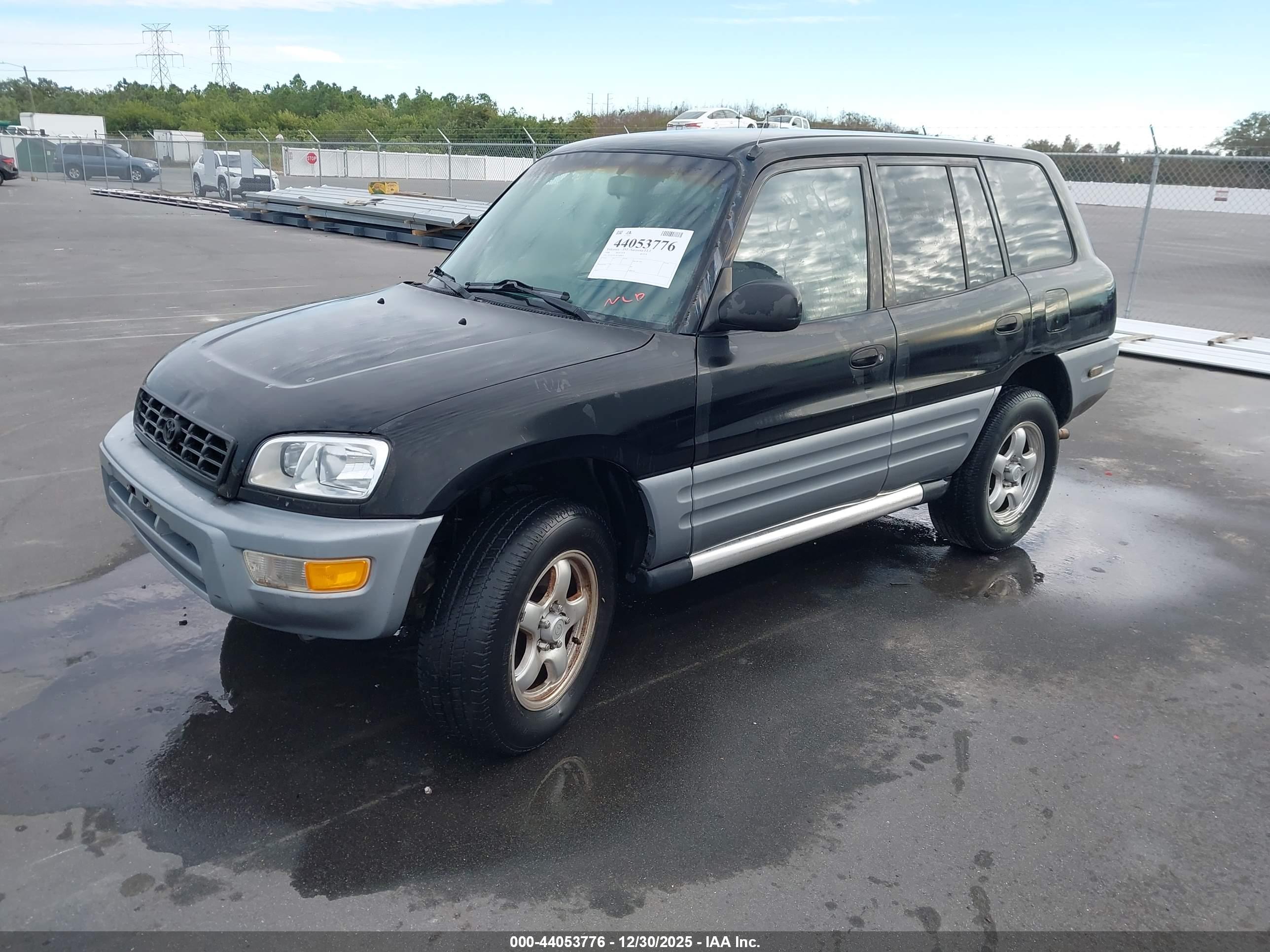 TOYOTA RAV4 image 2
