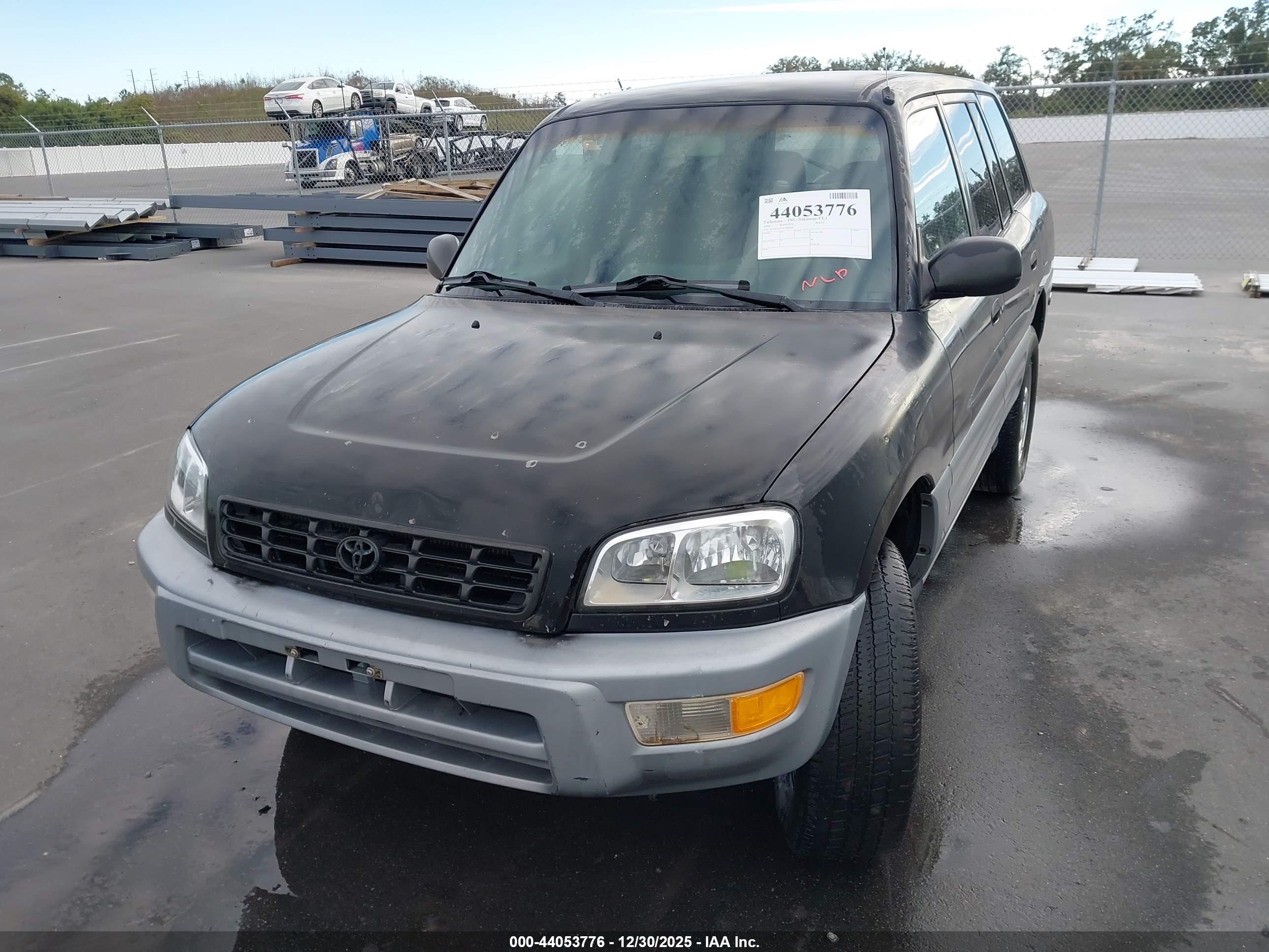 TOYOTA RAV4 image 6