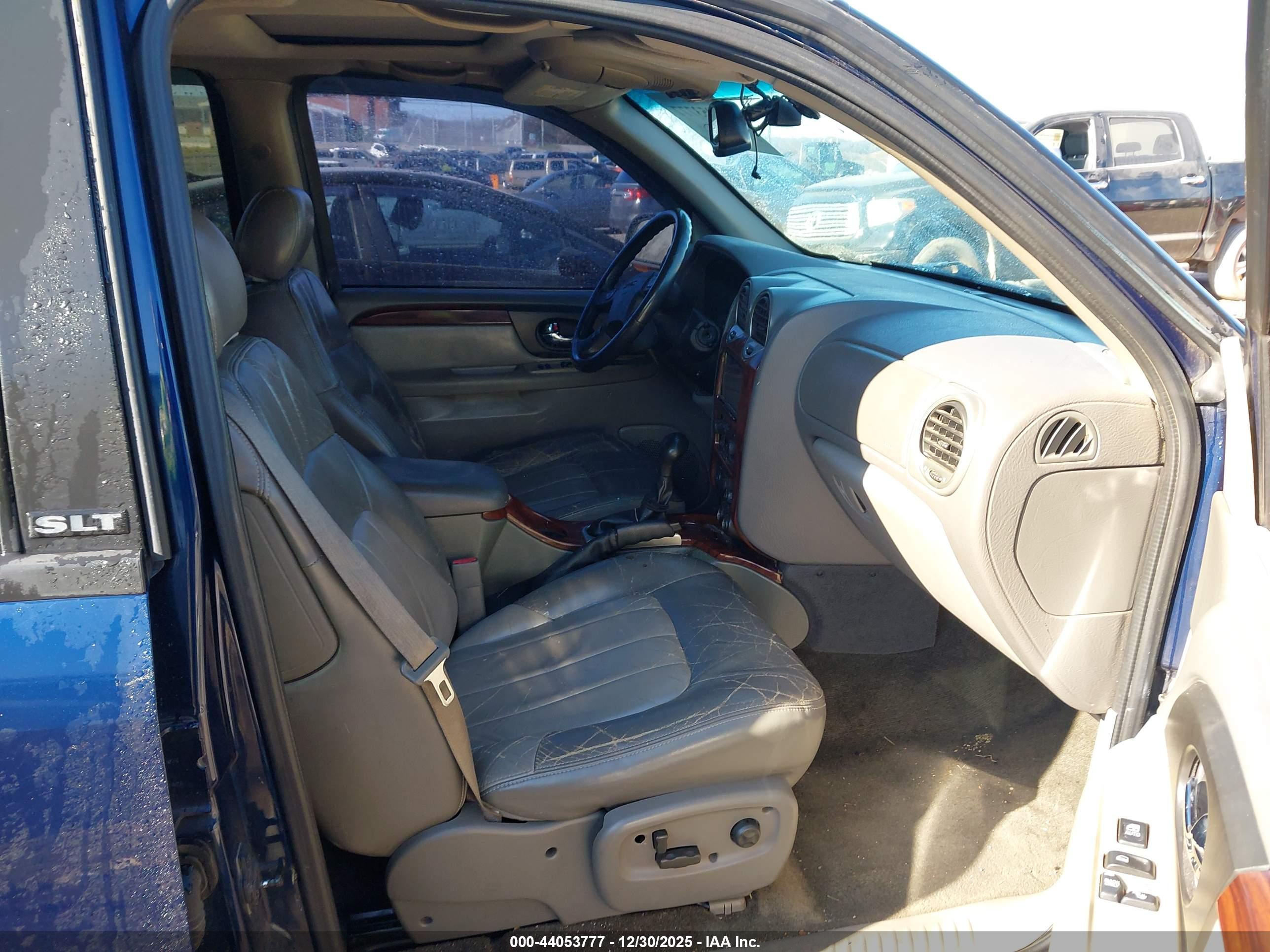GMC ENVOY image 5