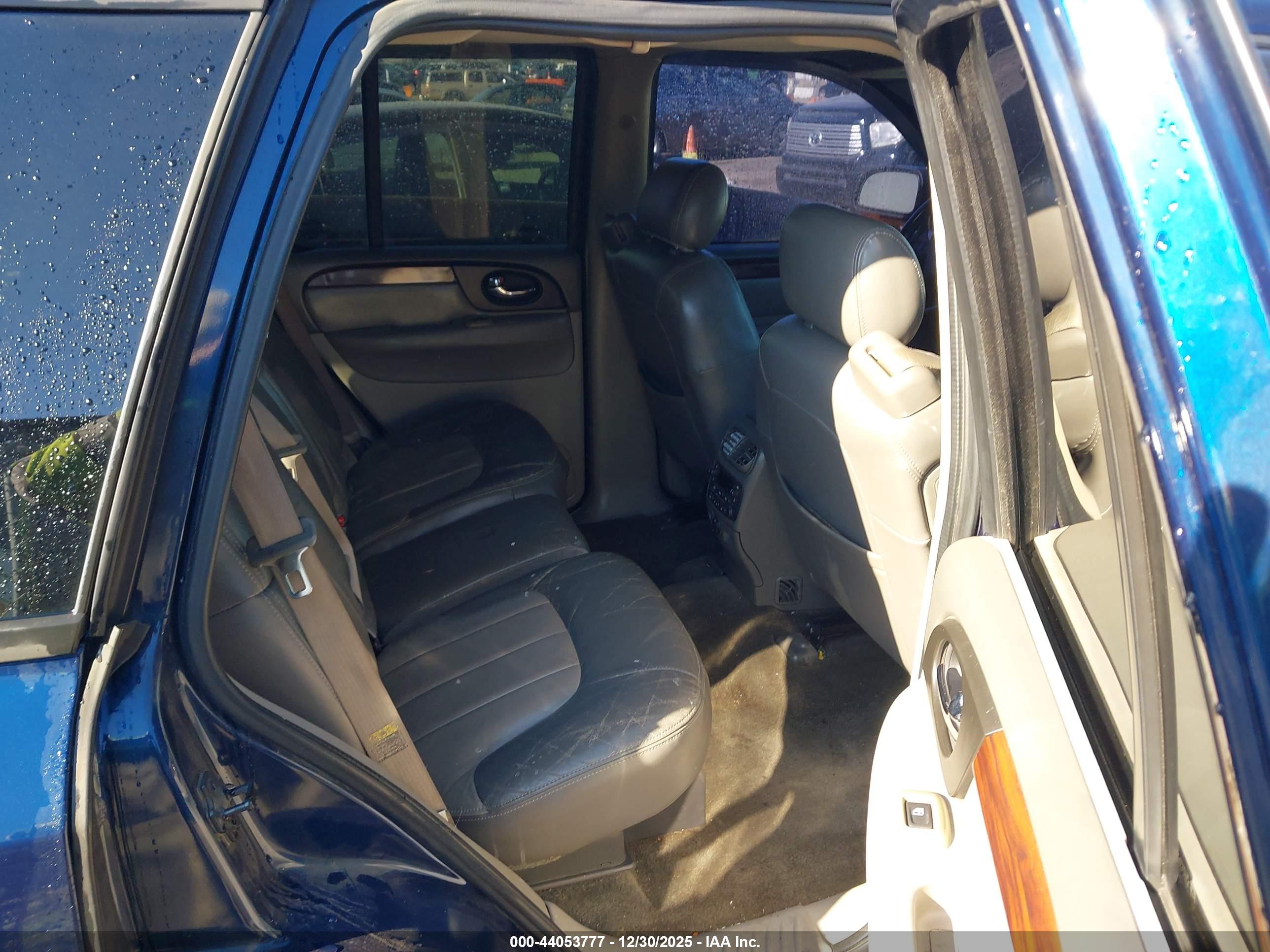 GMC ENVOY image 8