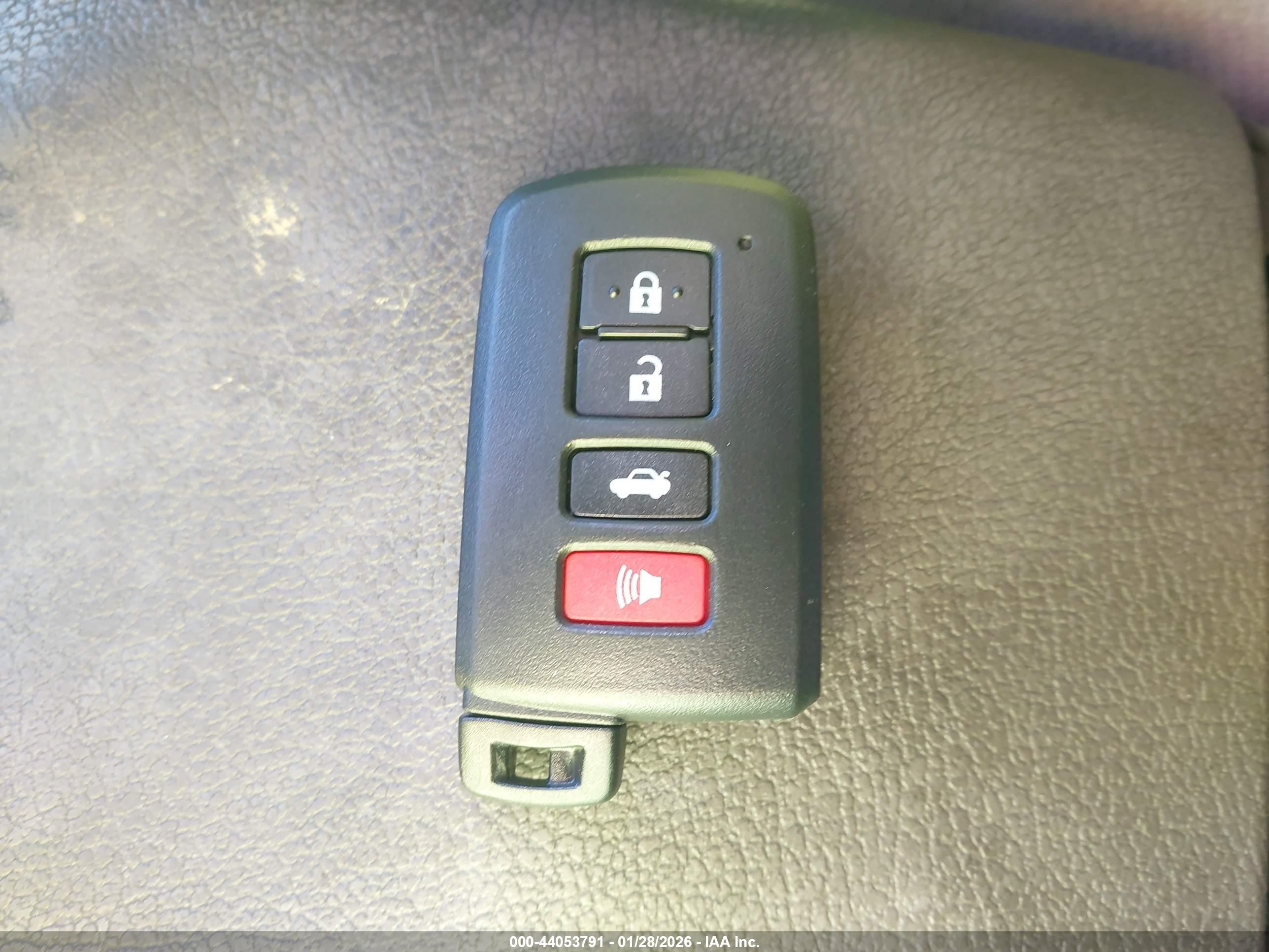 TOYOTA CAMRY image 11