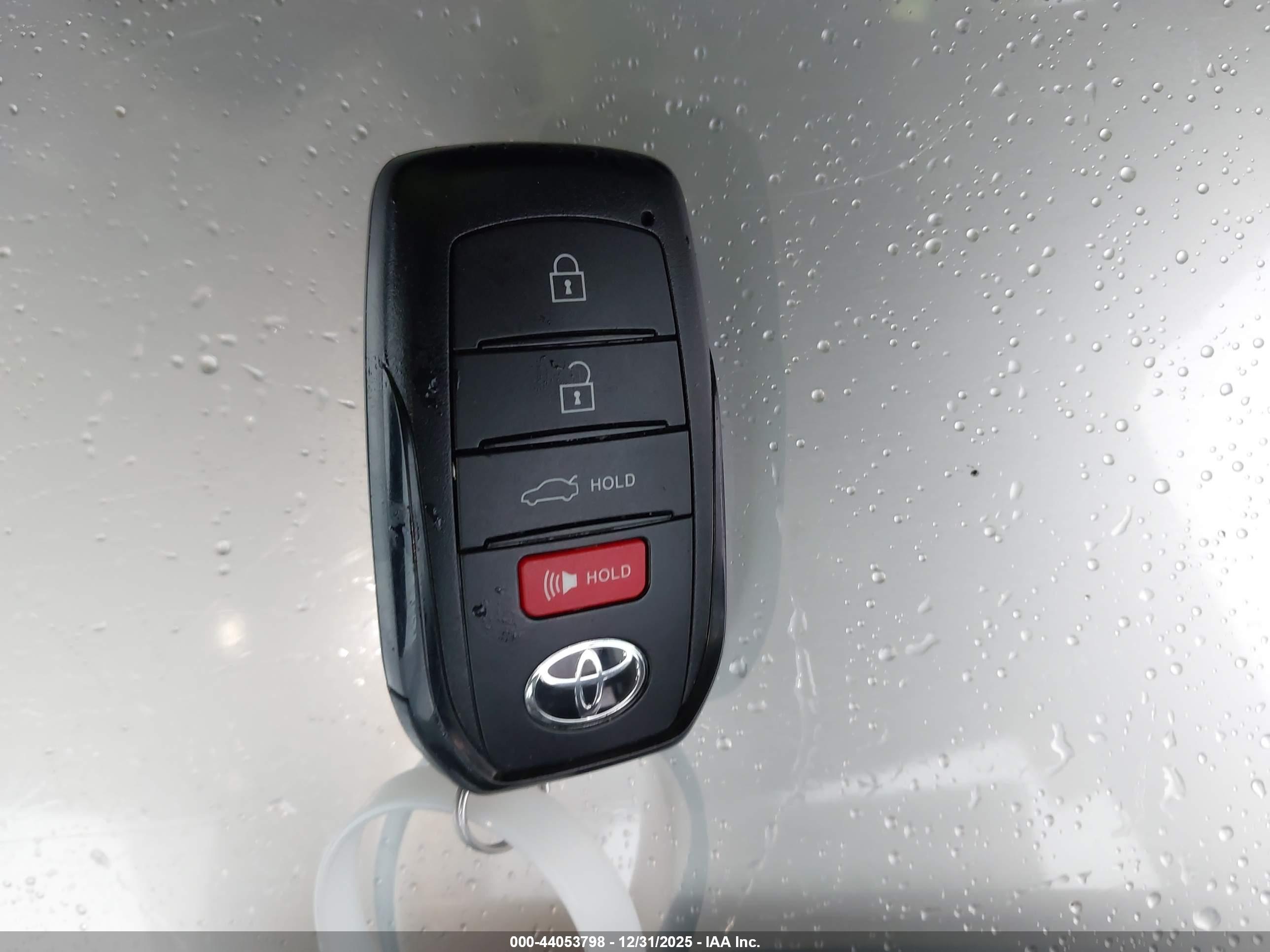 TOYOTA CAMRY image 11