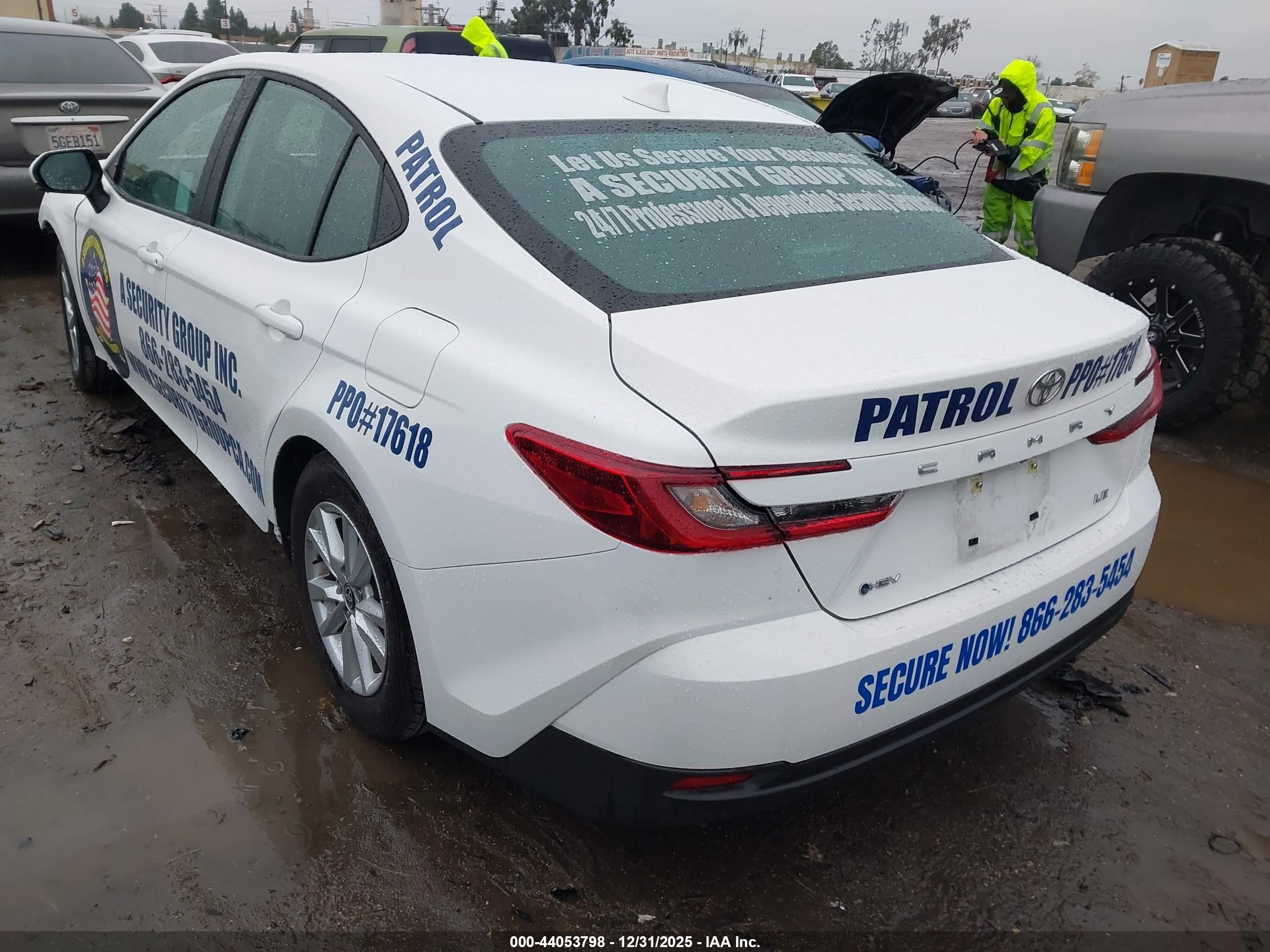TOYOTA CAMRY image 3