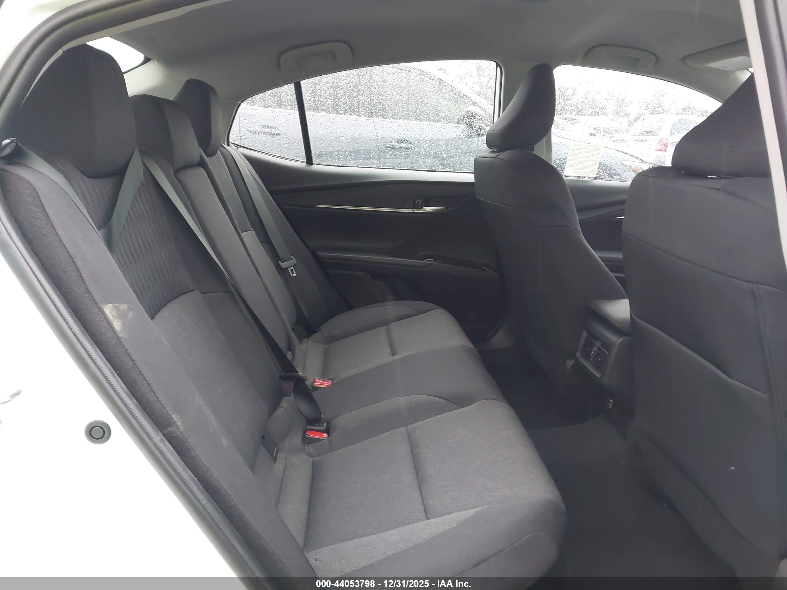 TOYOTA CAMRY image 8
