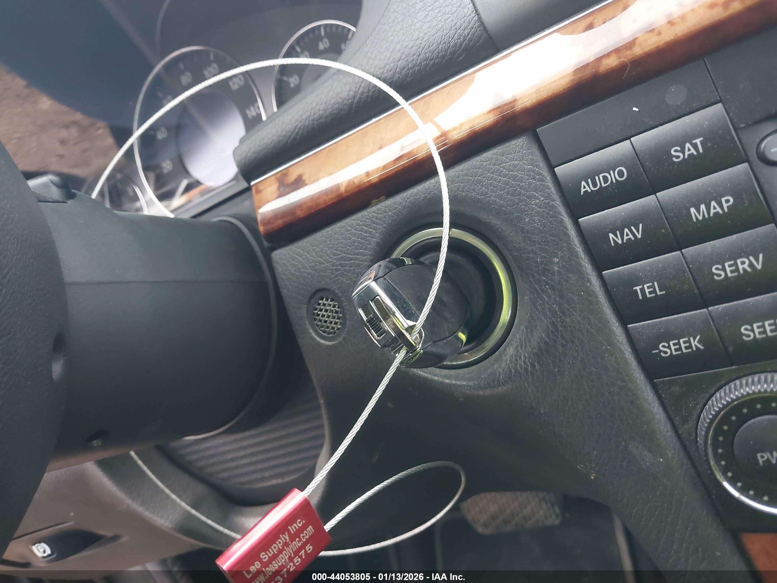 MERCEDES-BENZ E image 11