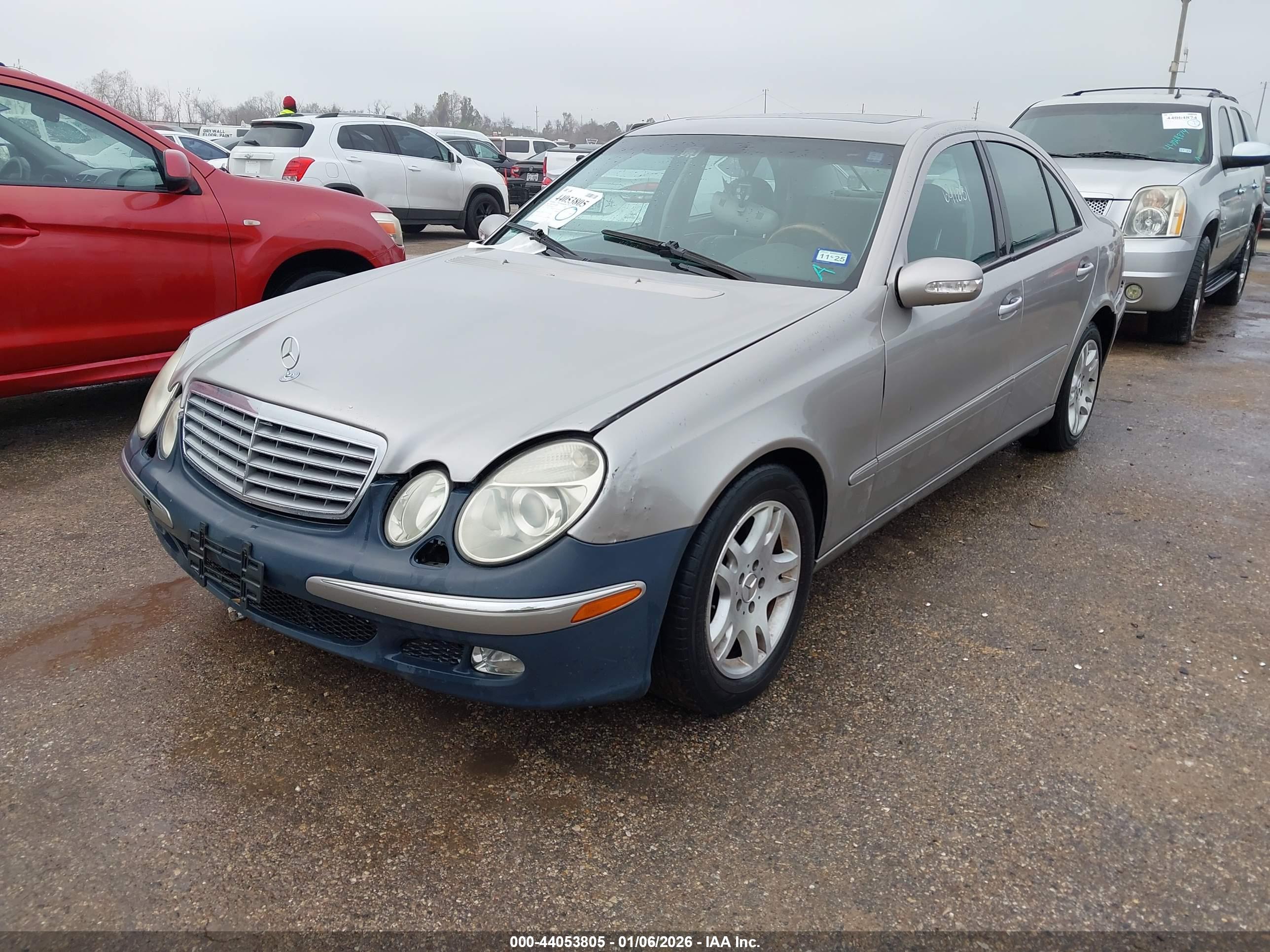 MERCEDES-BENZ E image 2