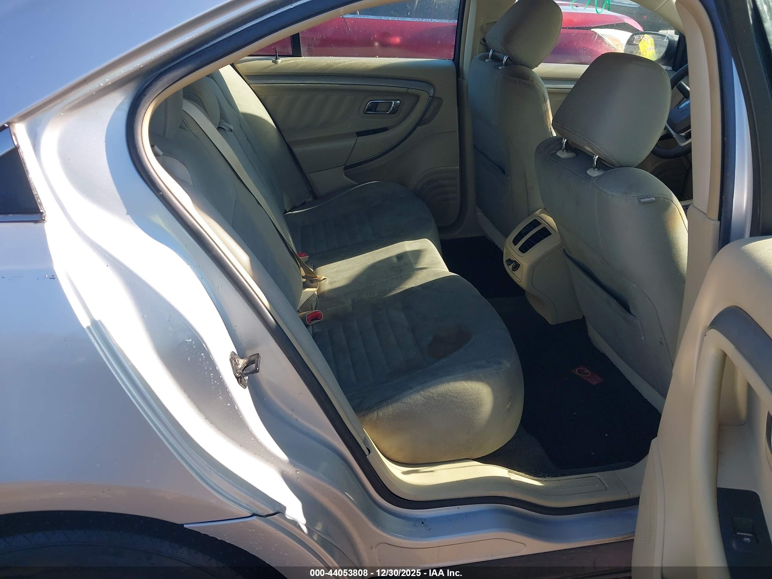 FORD TAURUS image 8