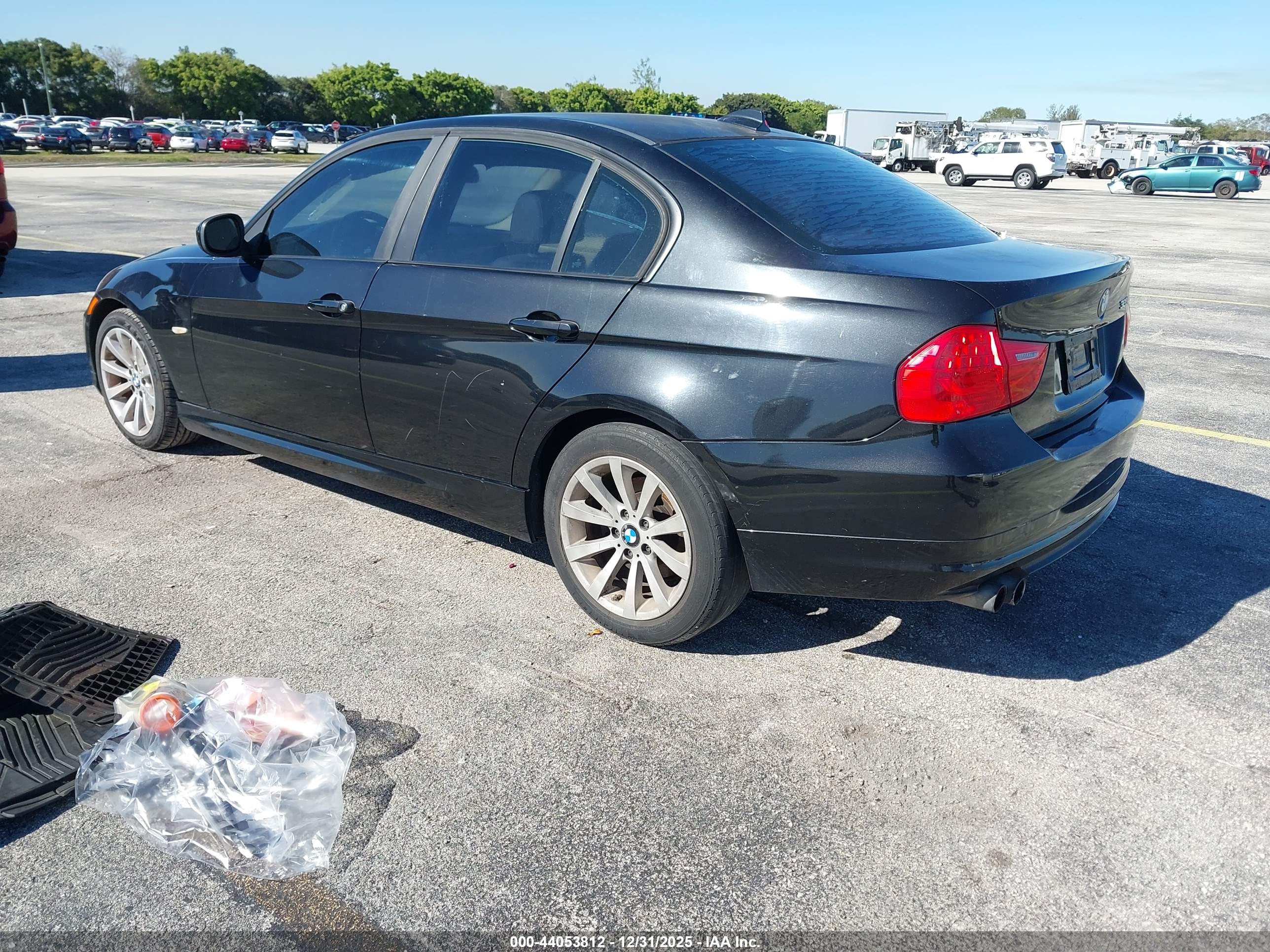 BMW 328I image 3