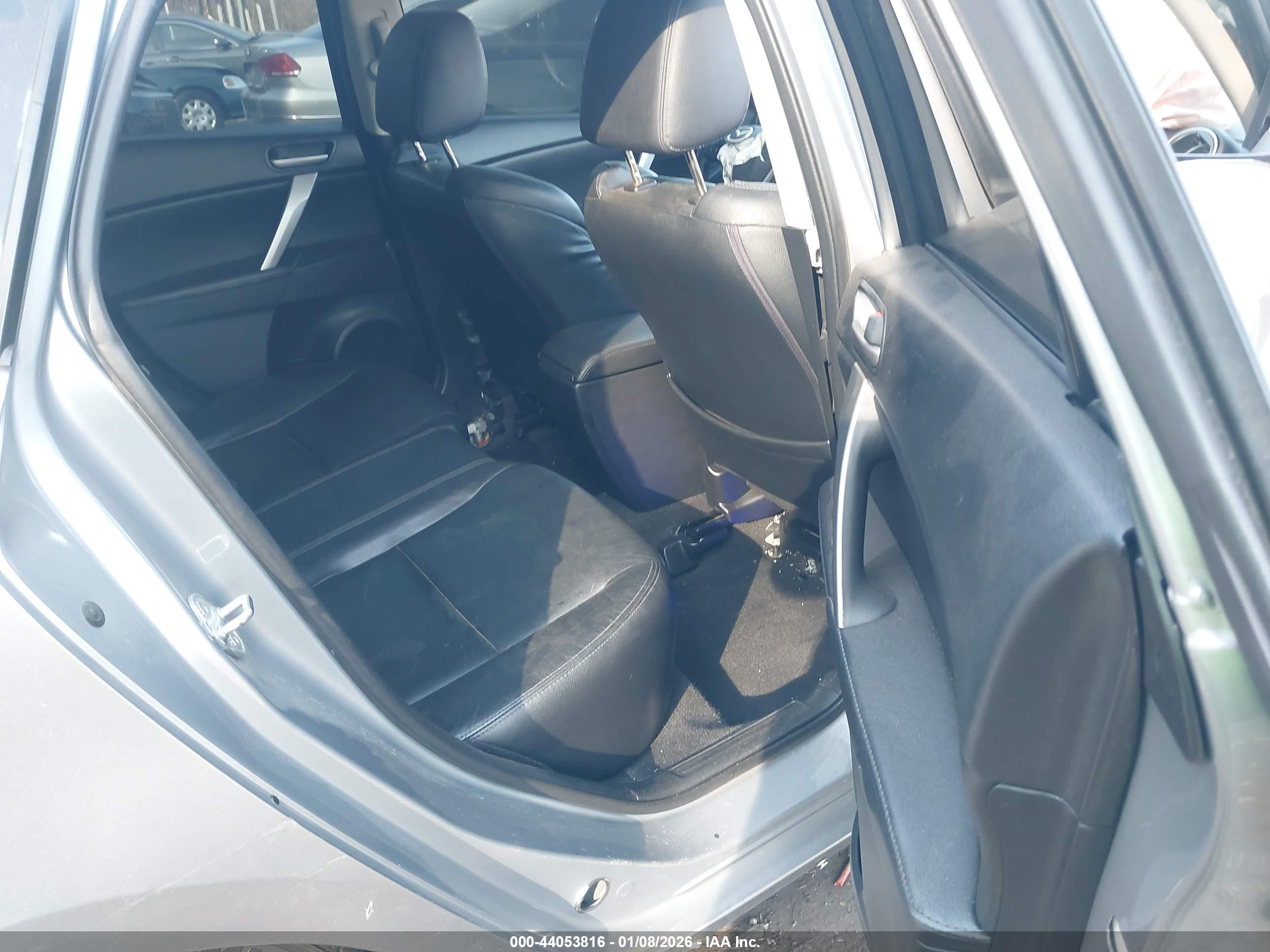 MAZDA MAZDA3 image 8