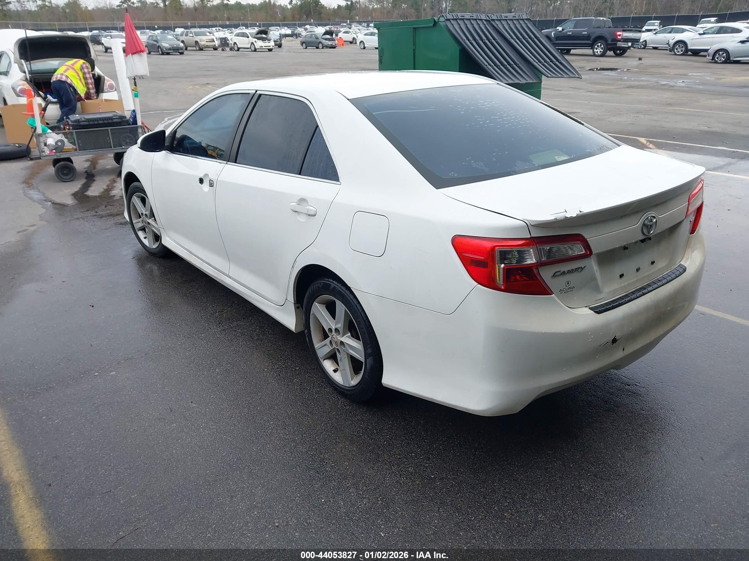 TOYOTA CAMRY image 3