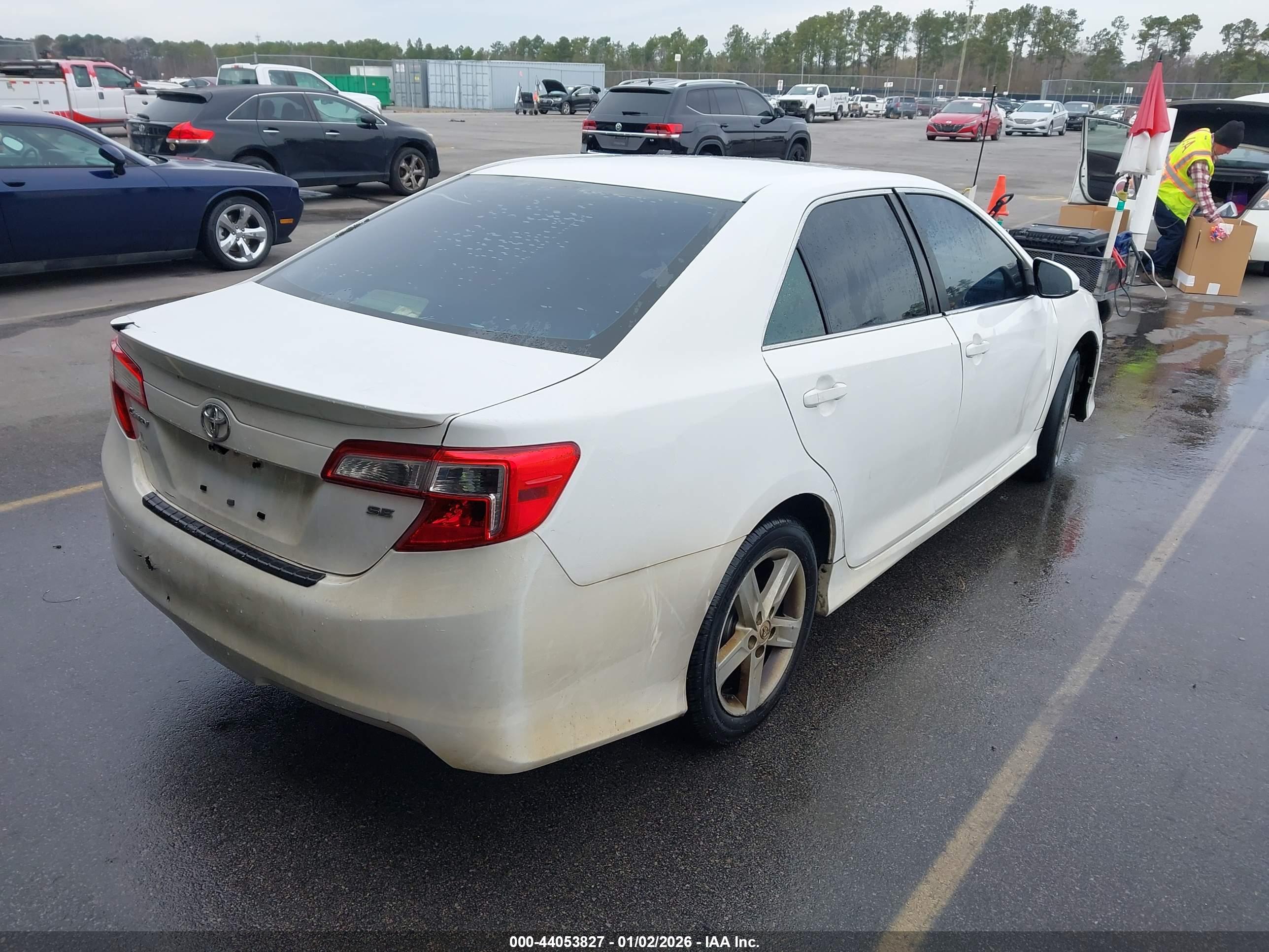 TOYOTA CAMRY image 4