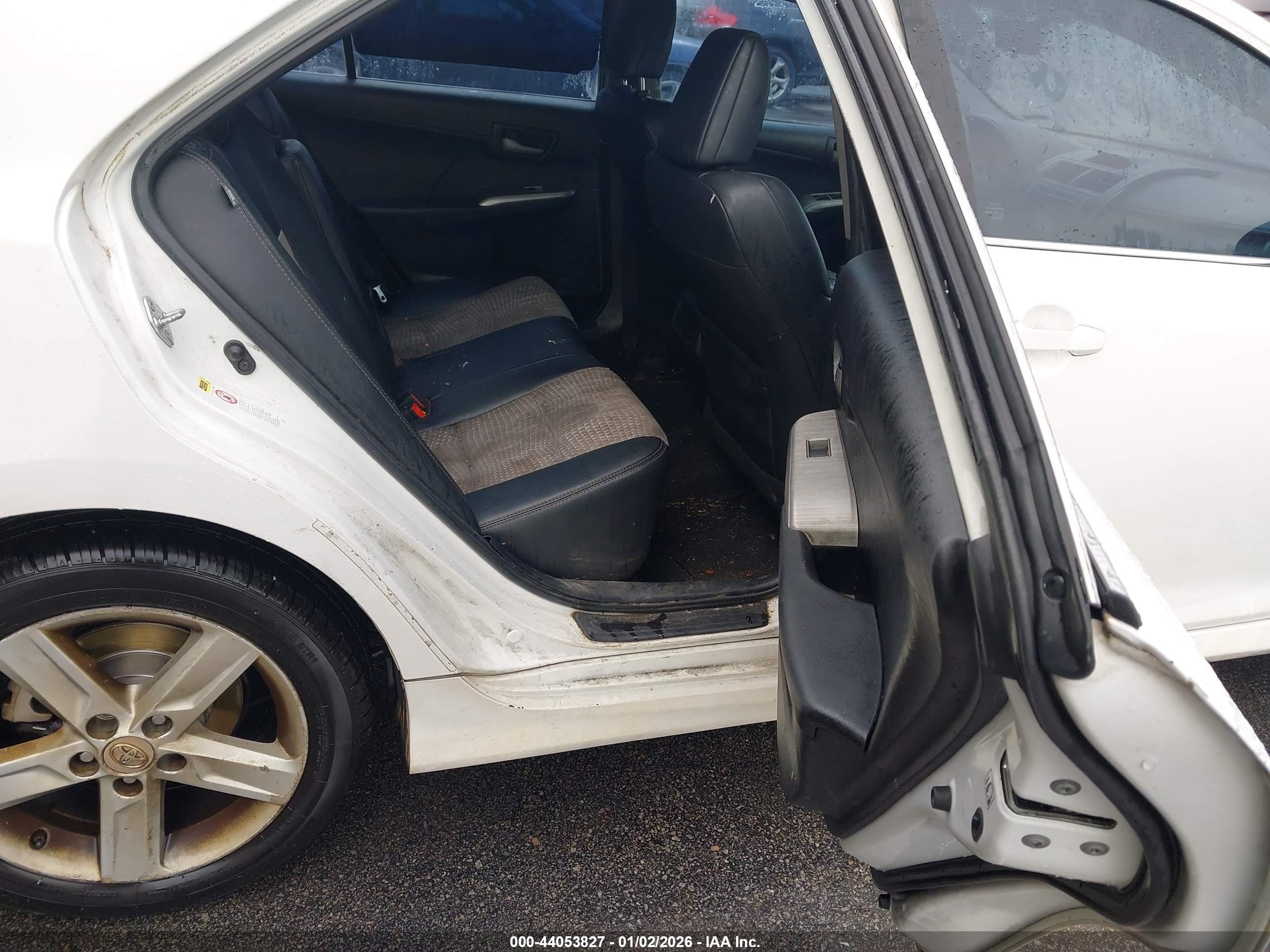 TOYOTA CAMRY image 8
