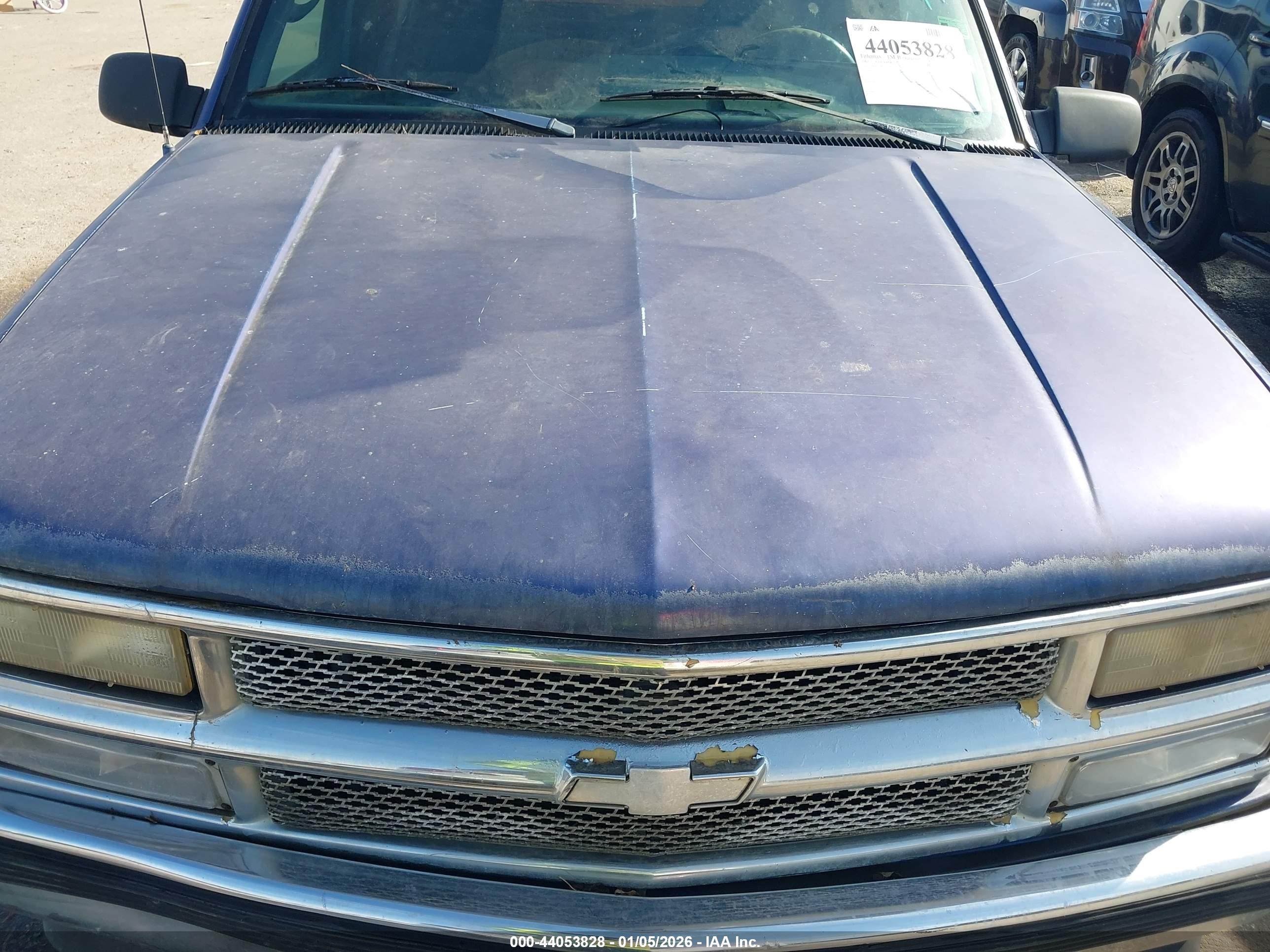 CHEVROLET GMT-400 image 10