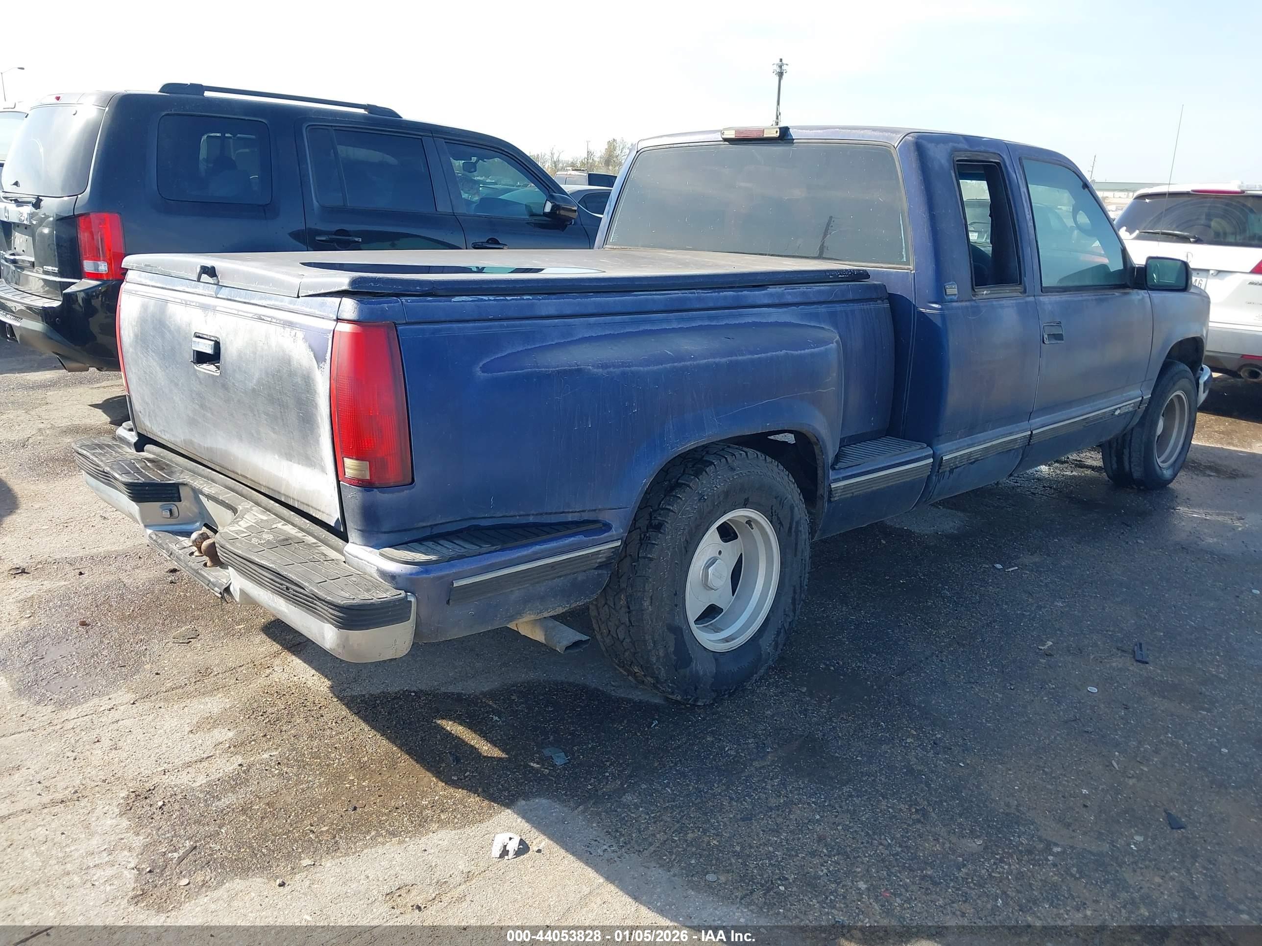 CHEVROLET GMT-400 image 4