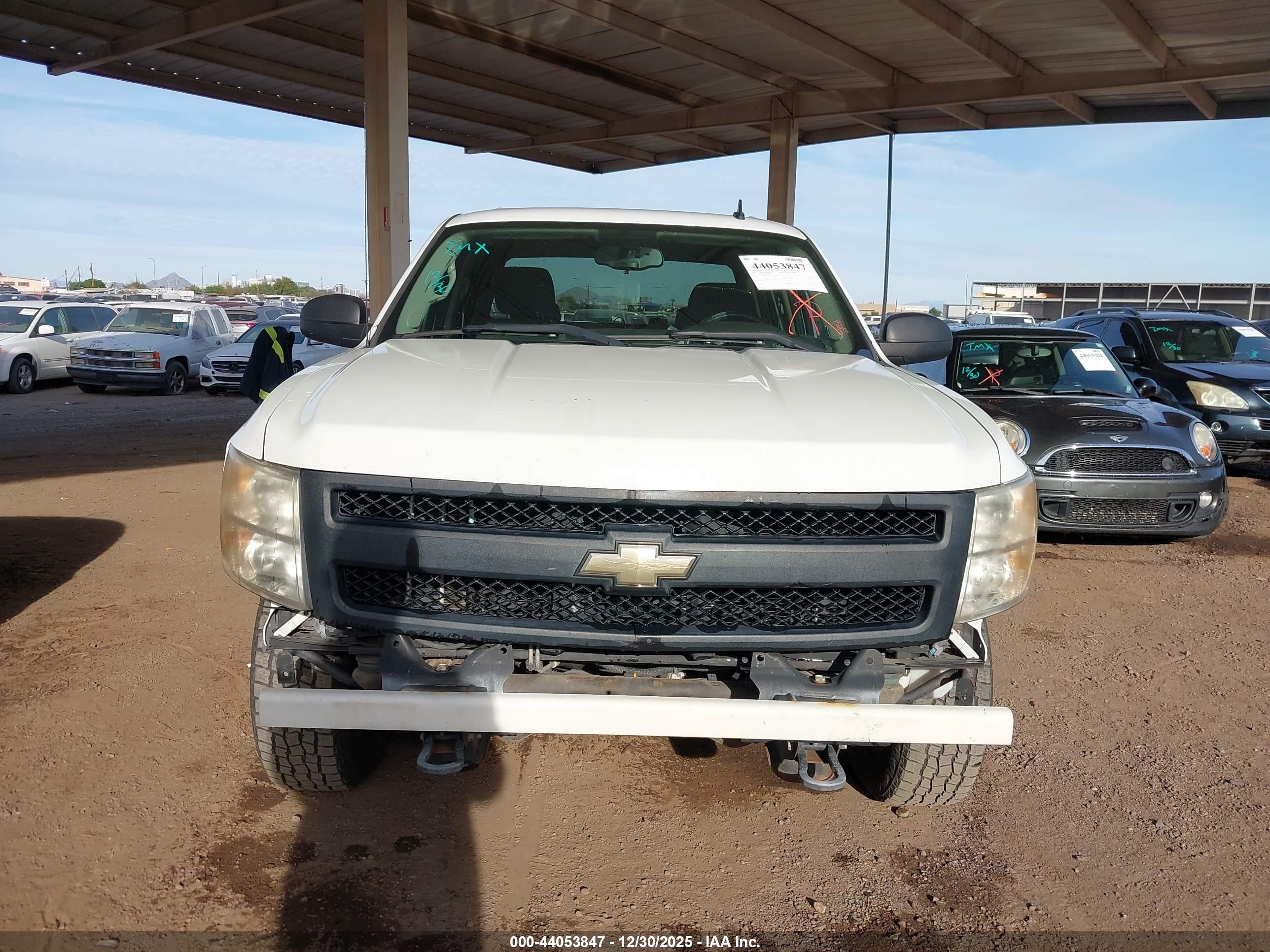 CHEVROLET SILVERADO image 6