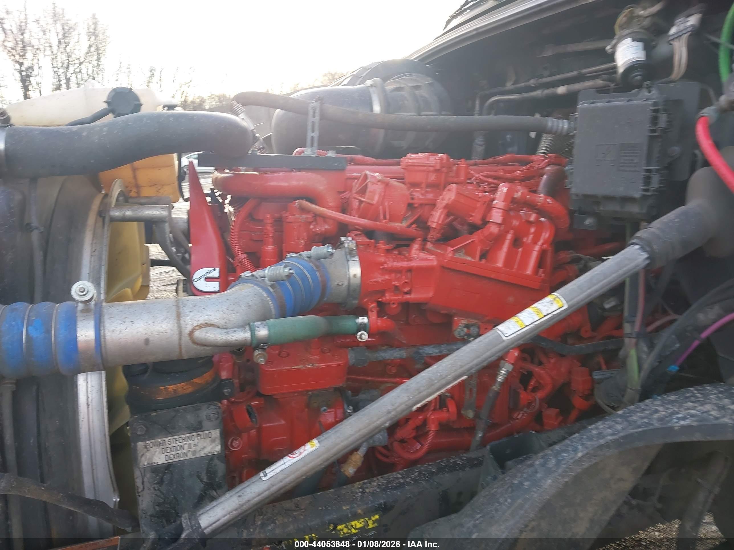 VOLVO VNL image 10