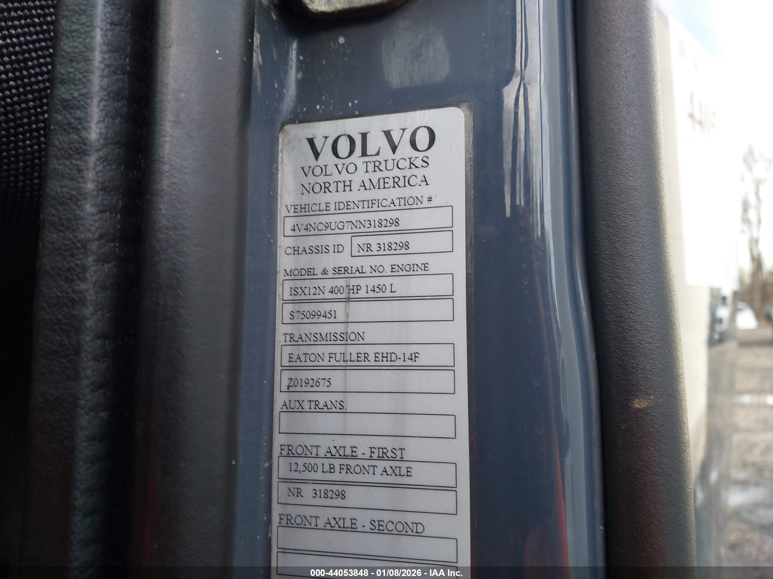 VOLVO VNL image 9