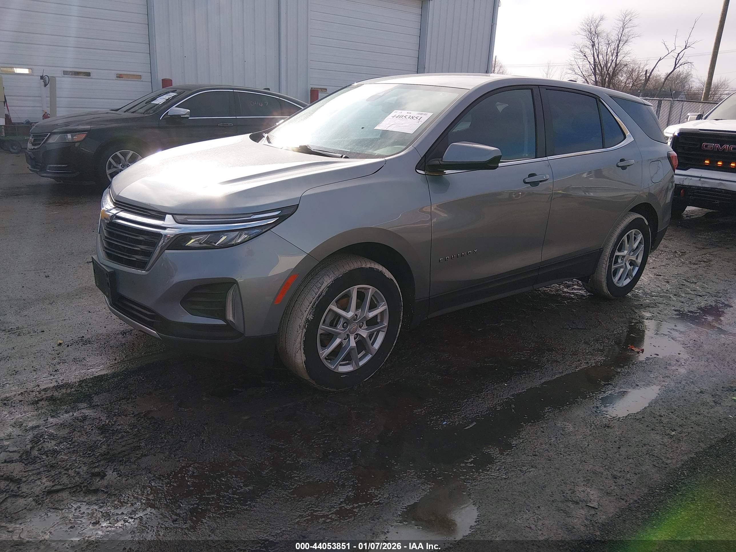 CHEVROLET EQUINOX image 2