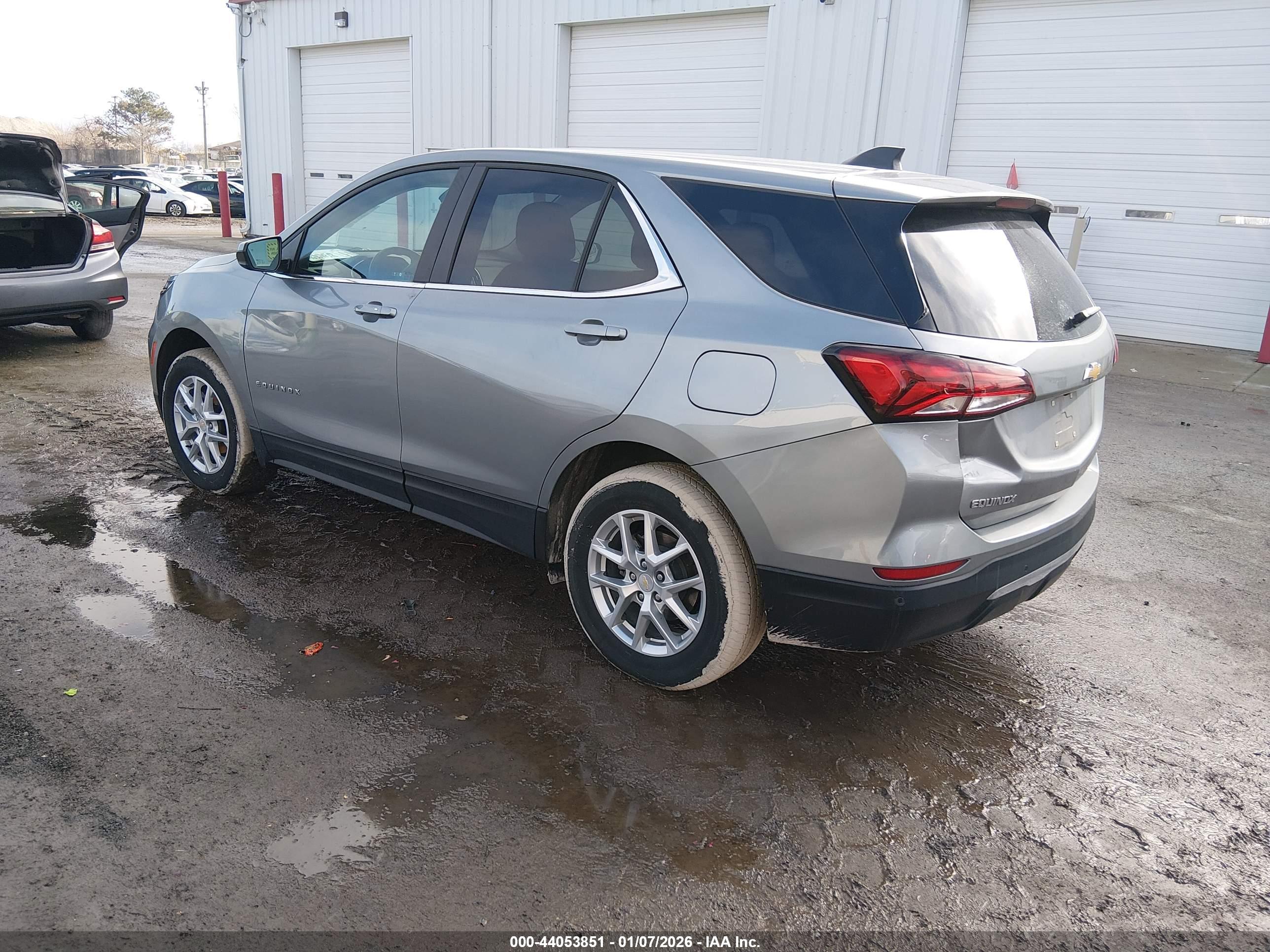 CHEVROLET EQUINOX image 3