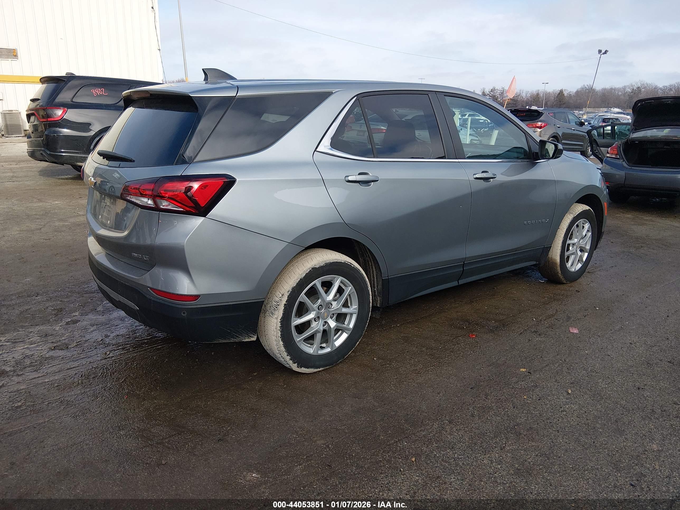 CHEVROLET EQUINOX image 4