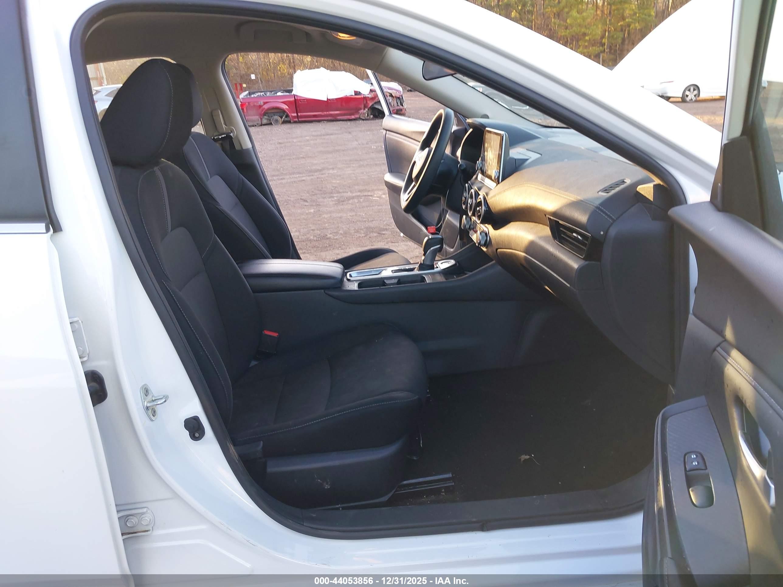 NISSAN SENTRA image 5