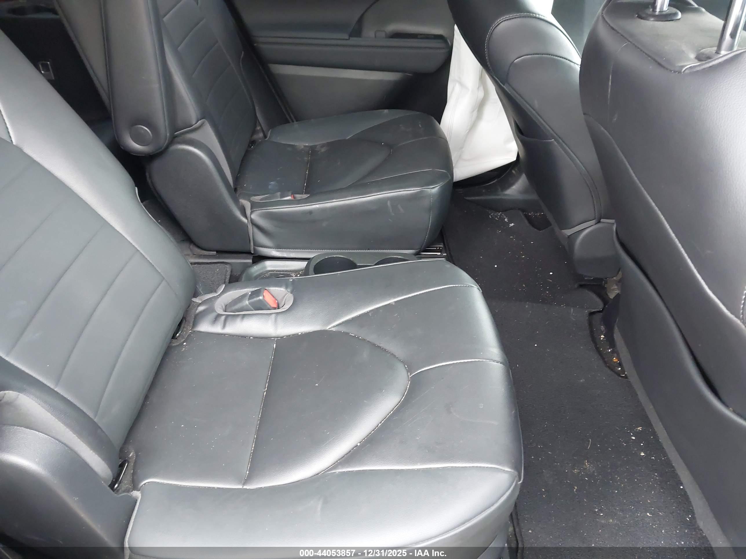 TOYOTA HIGHLANDER image 8