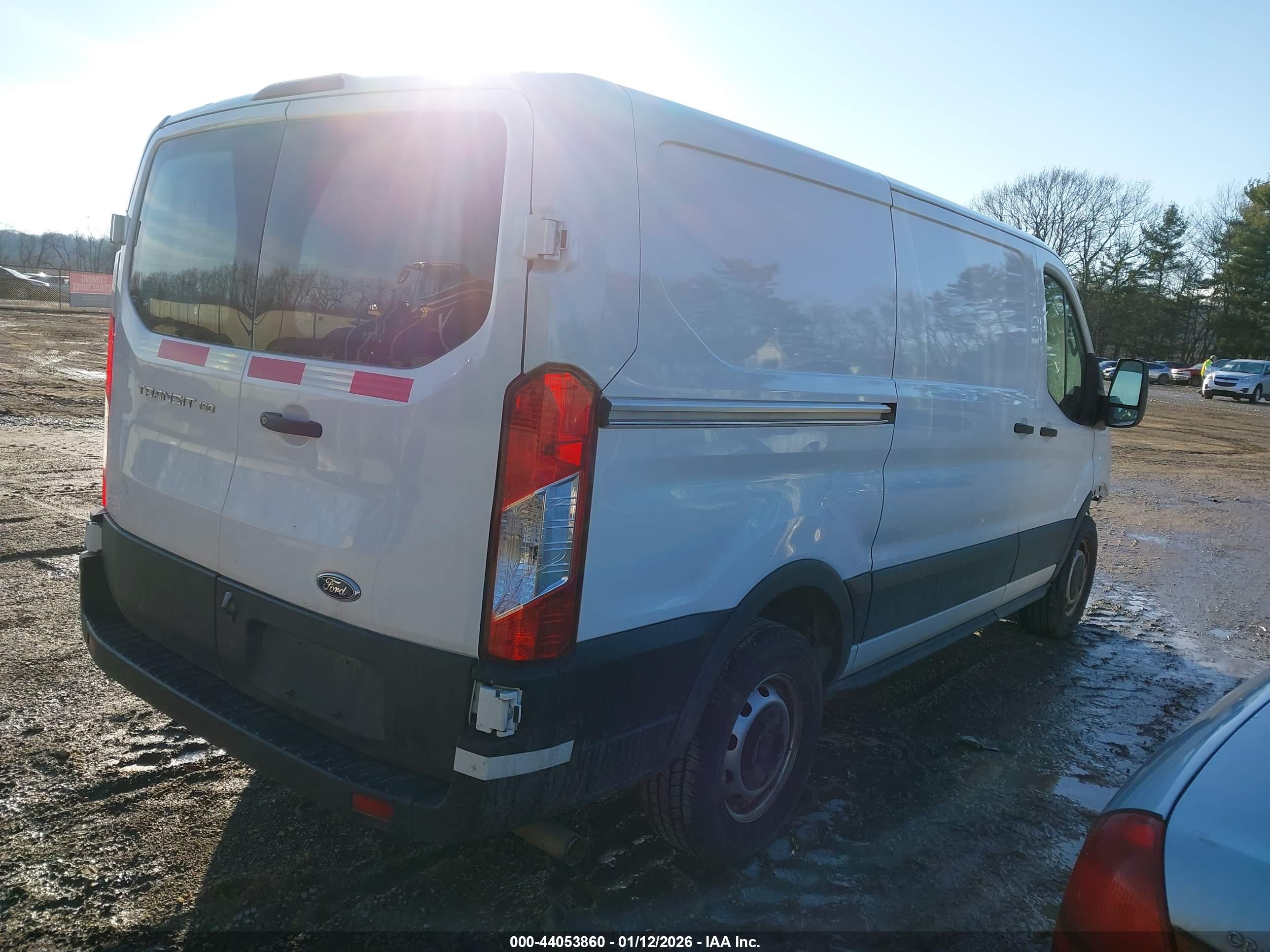 FORD TRANSIT-150 image 4