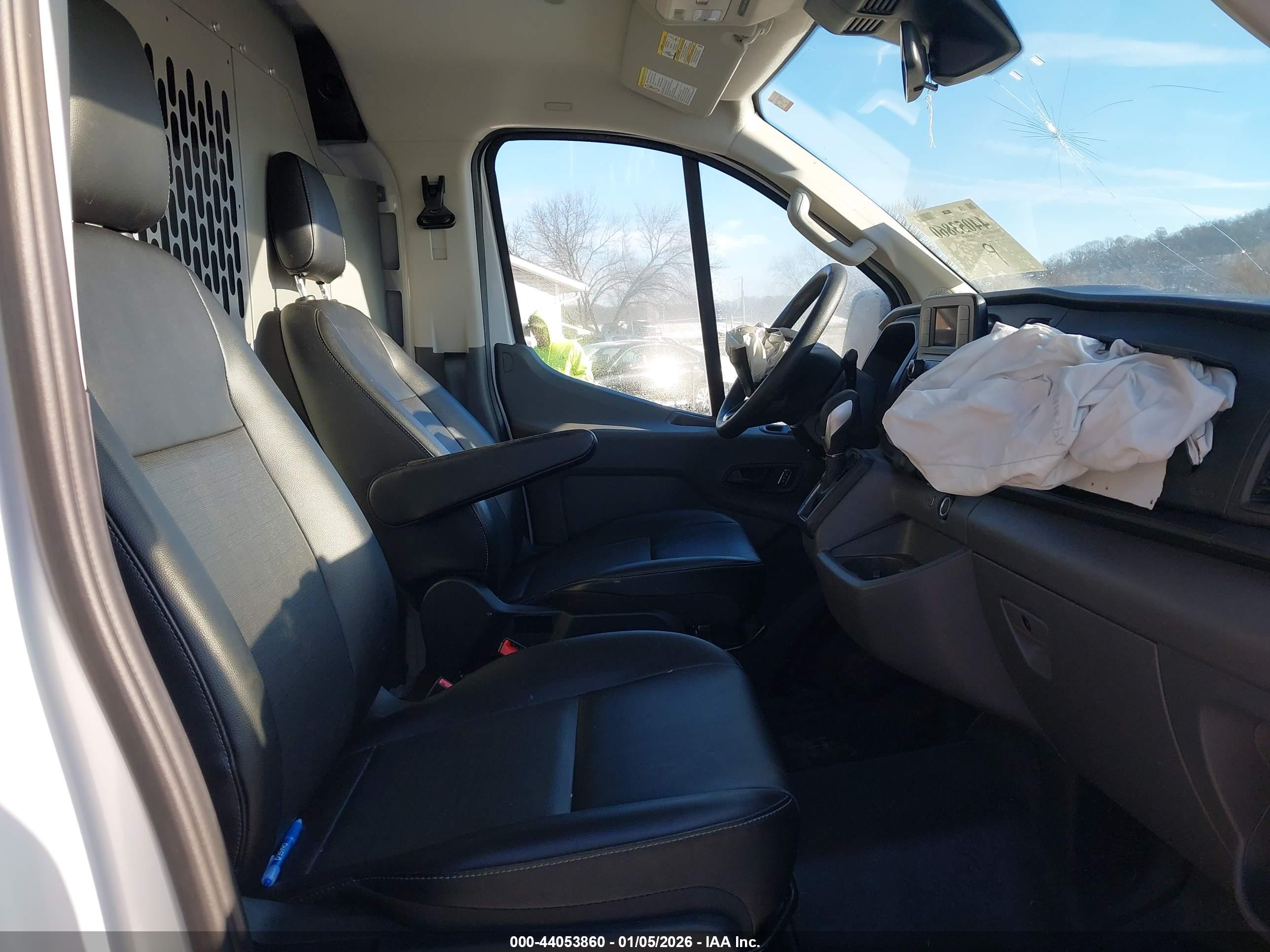 FORD TRANSIT-150 image 5