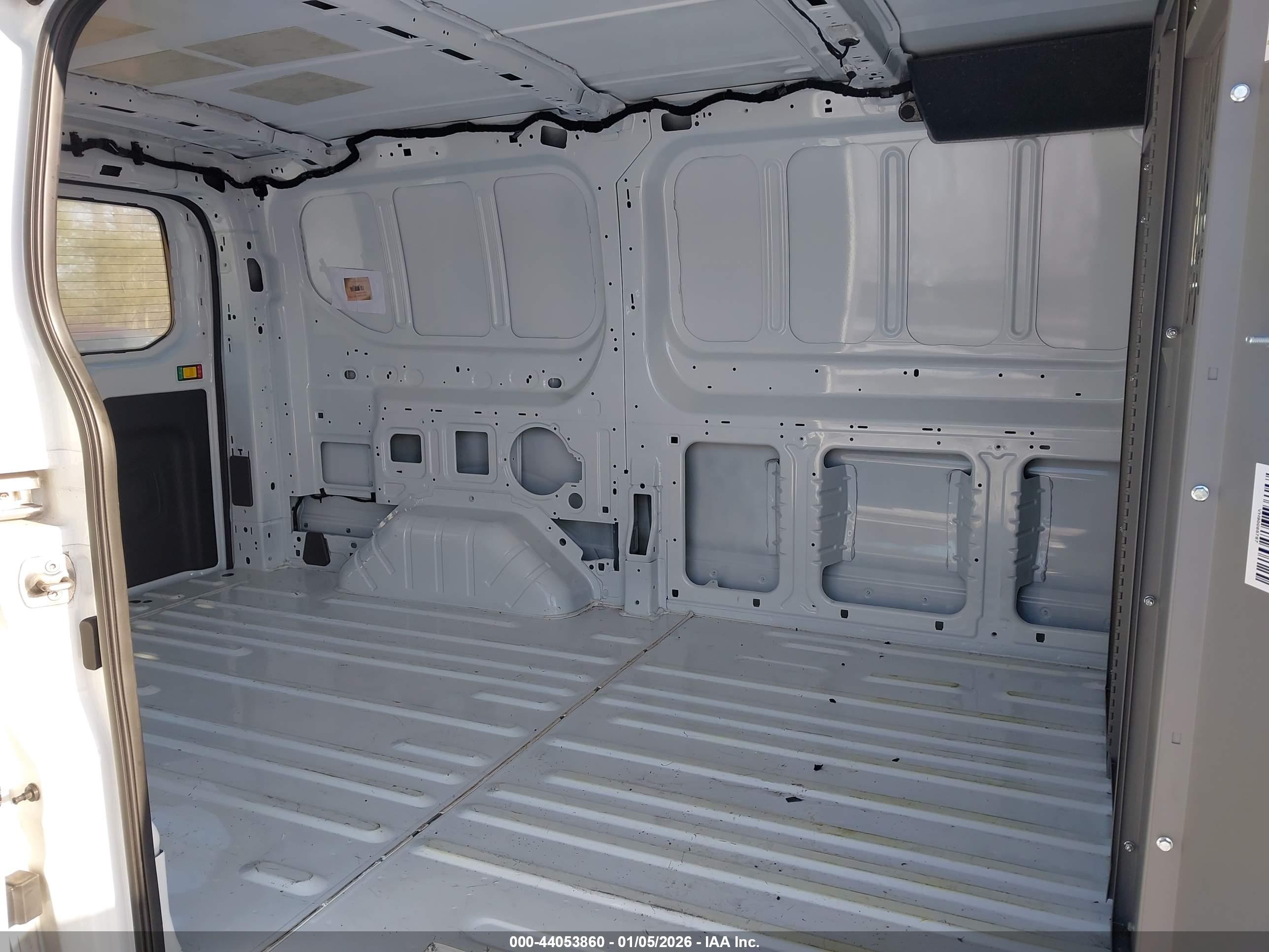 FORD TRANSIT-150 image 8