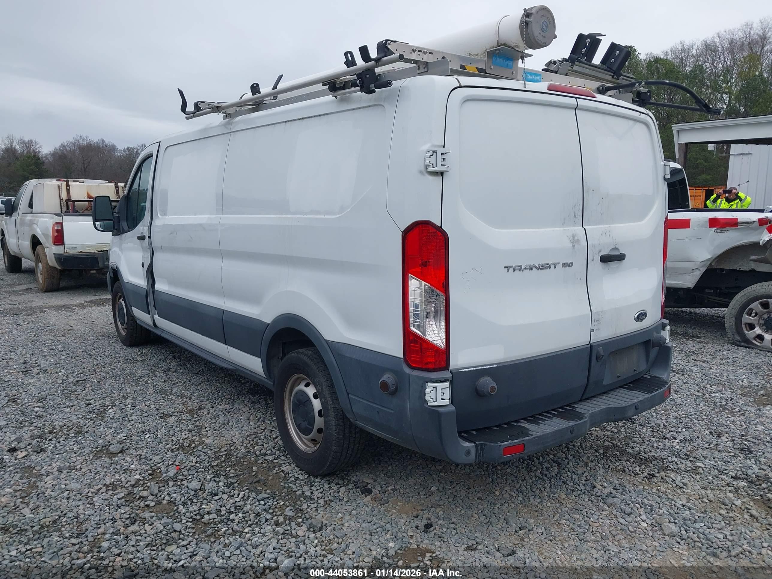 FORD TRANSIT-150 image 3