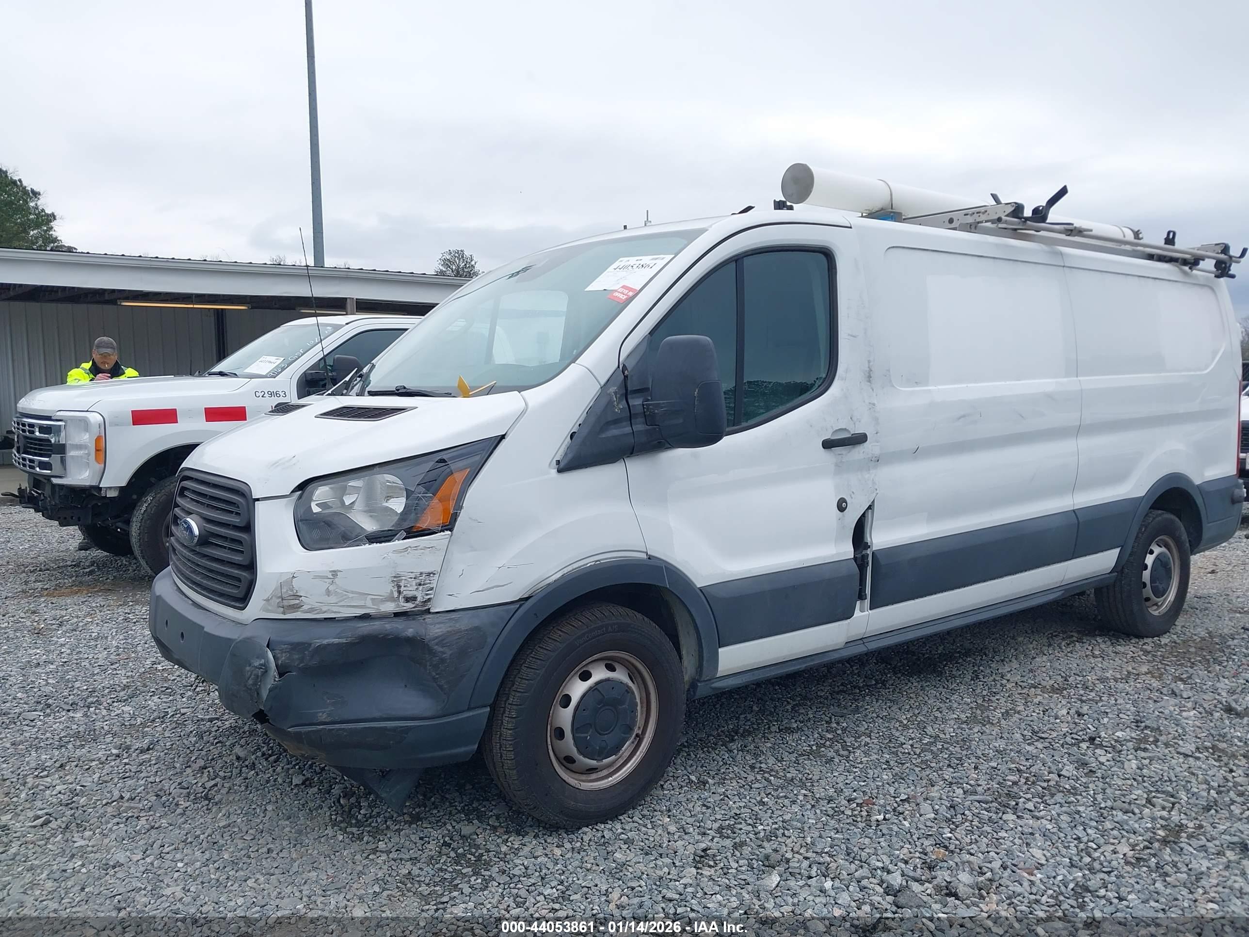 FORD TRANSIT-150 image 6