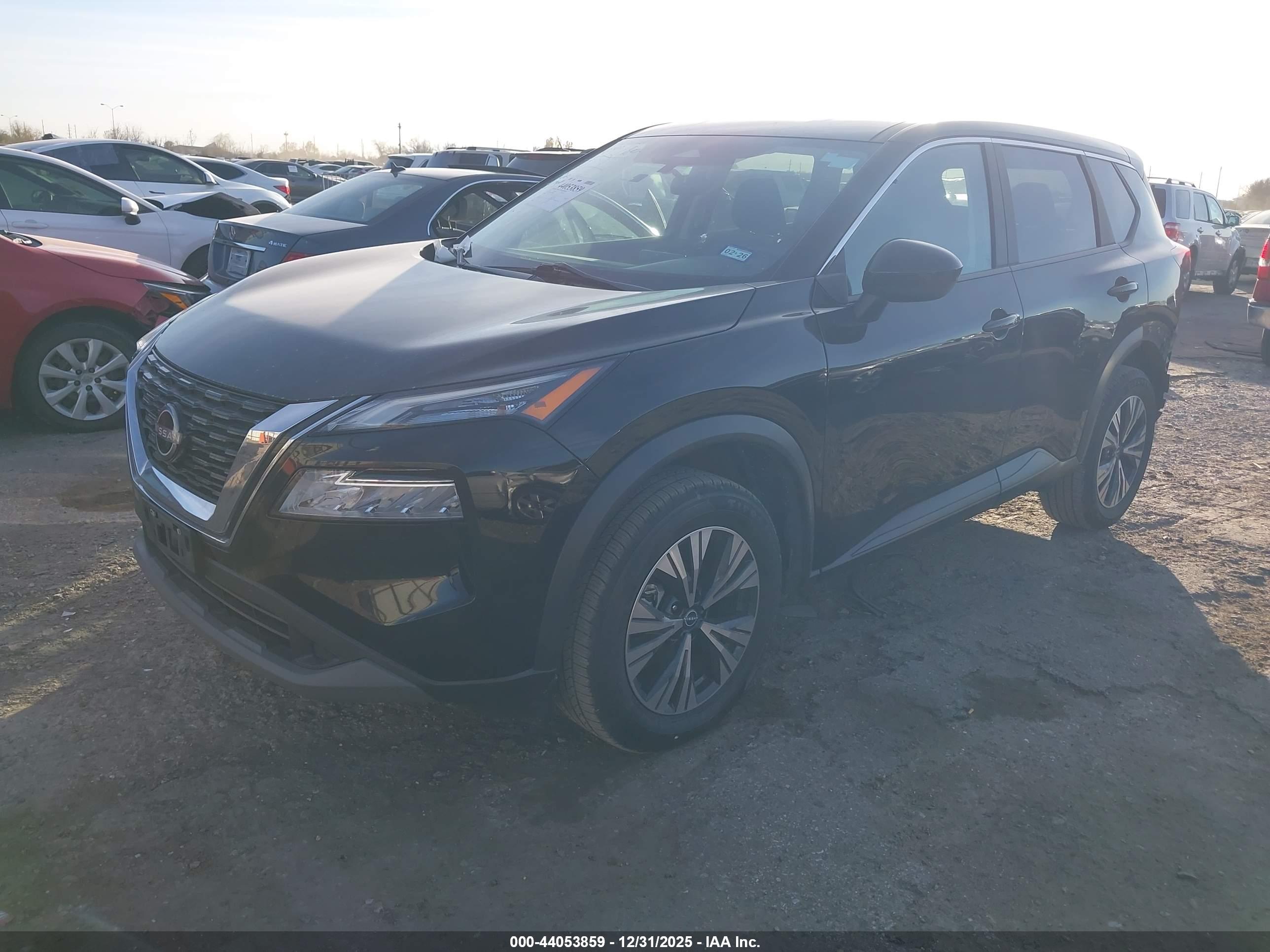 NISSAN ROGUE image 2