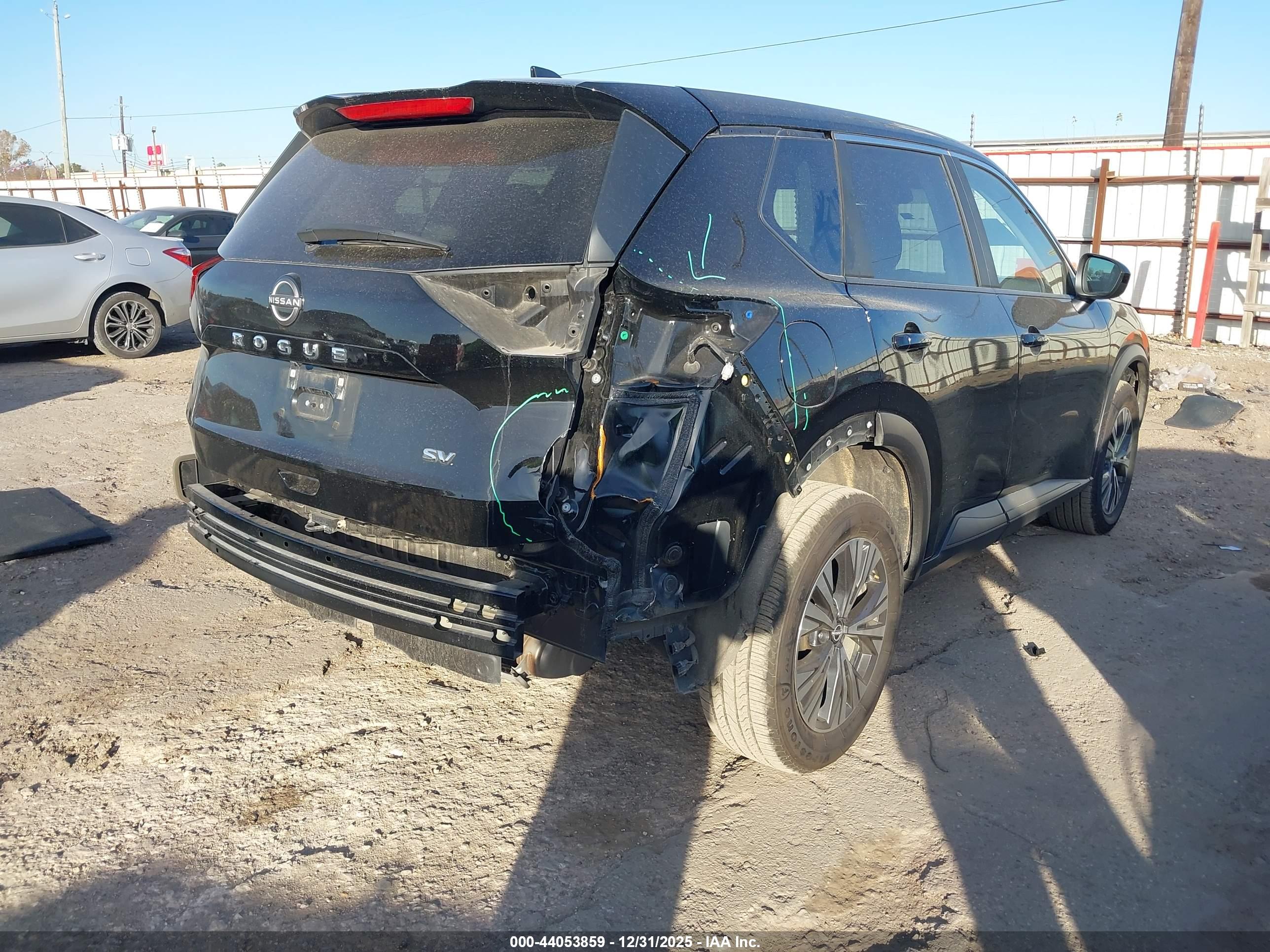 NISSAN ROGUE image 4