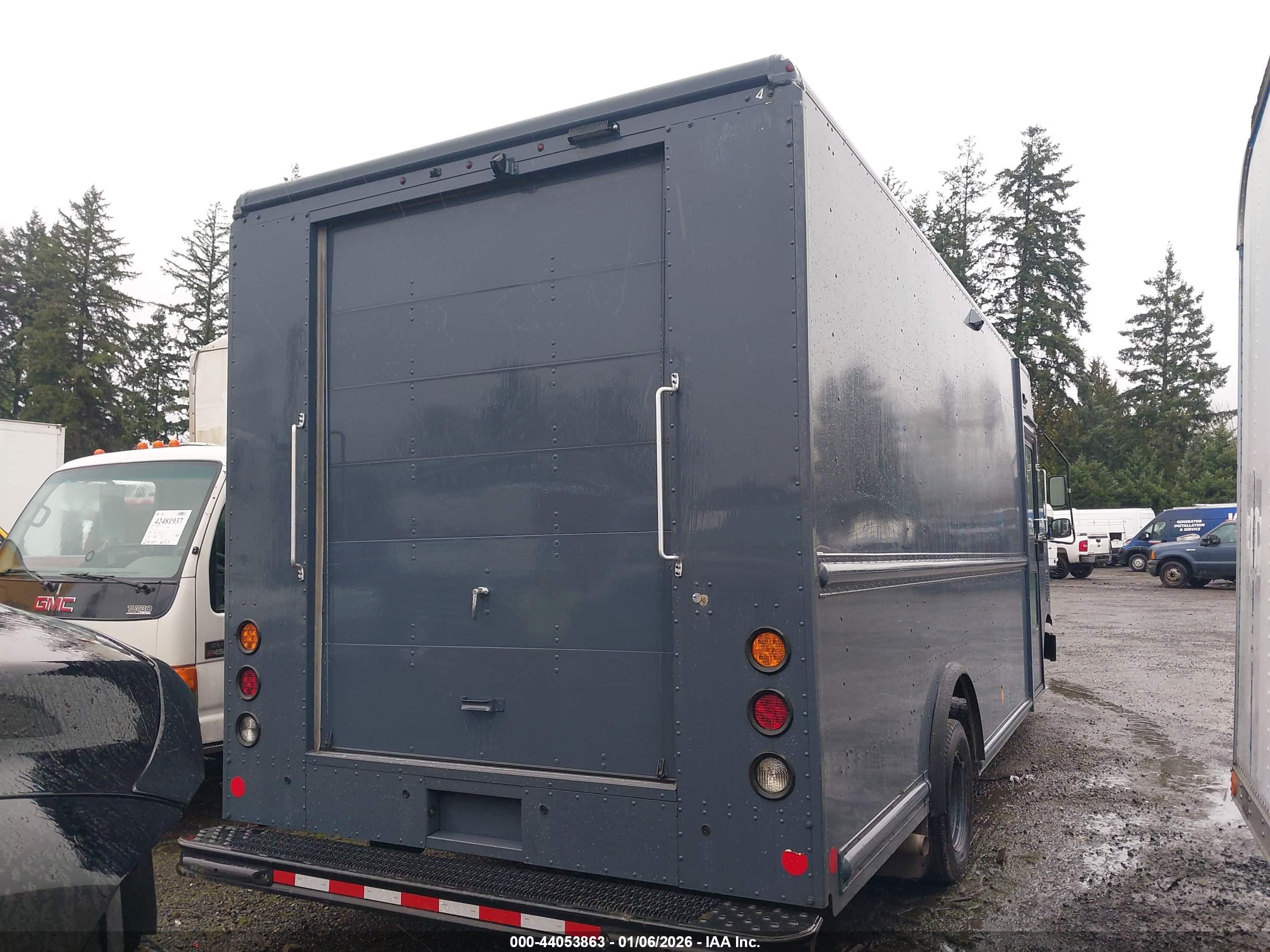 FORD E-450 image 4