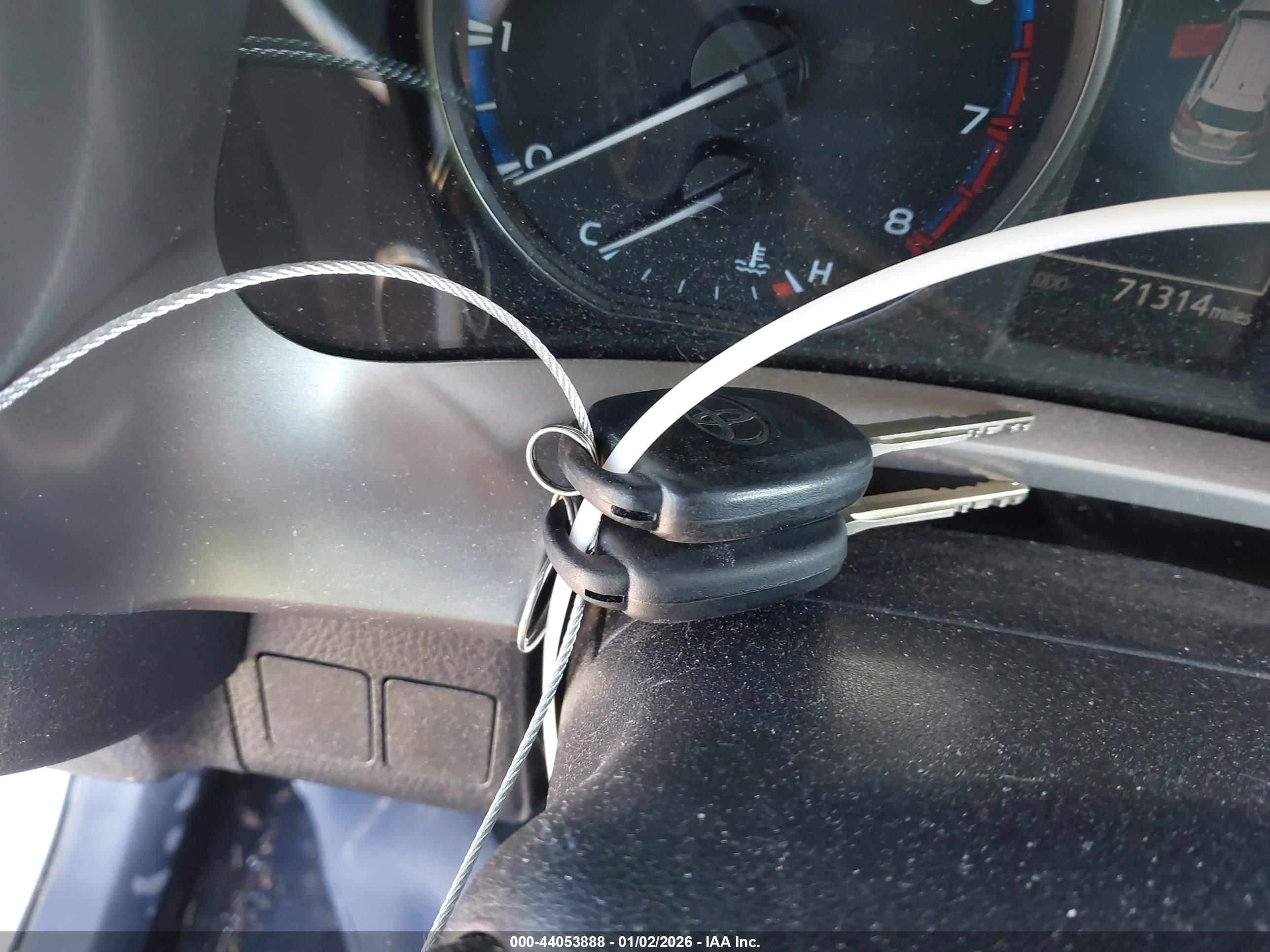 TOYOTA RAV4 image 11
