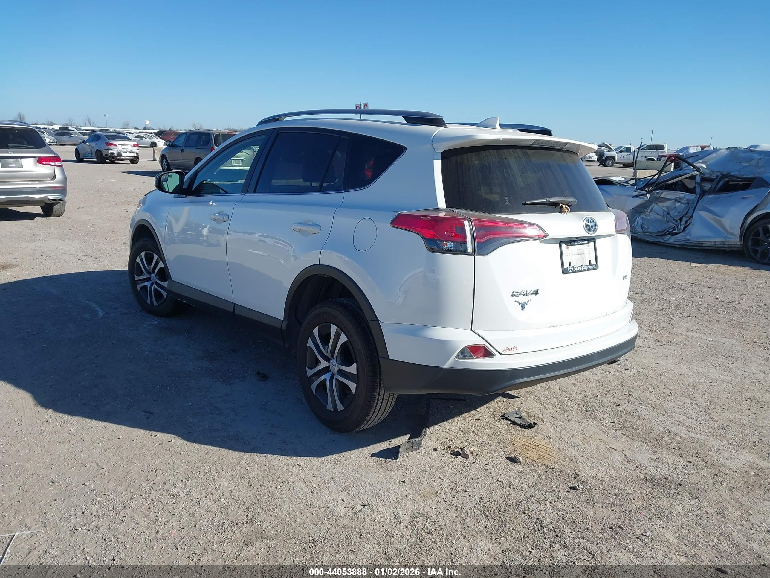 TOYOTA RAV4 image 3