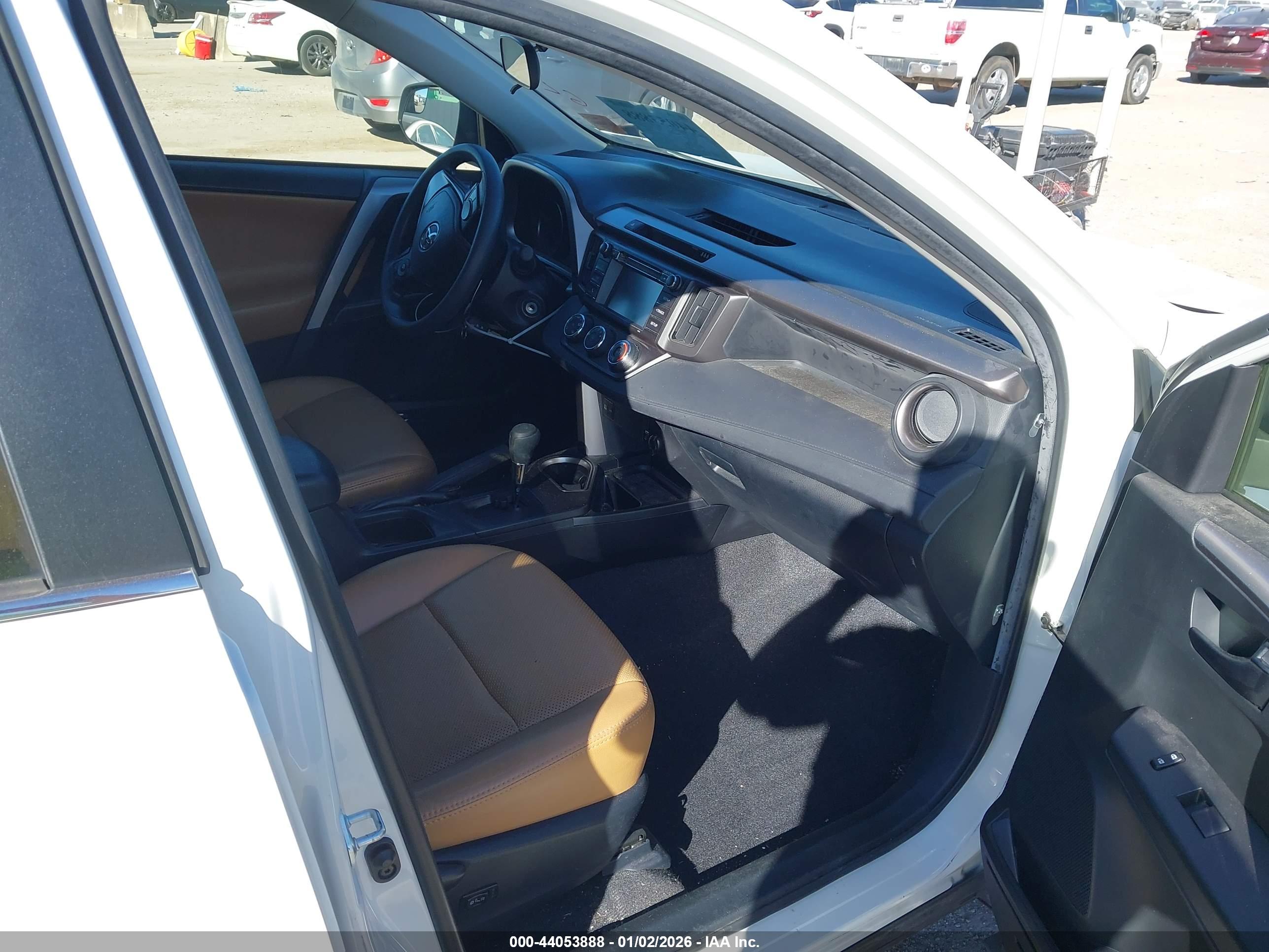 TOYOTA RAV4 image 5