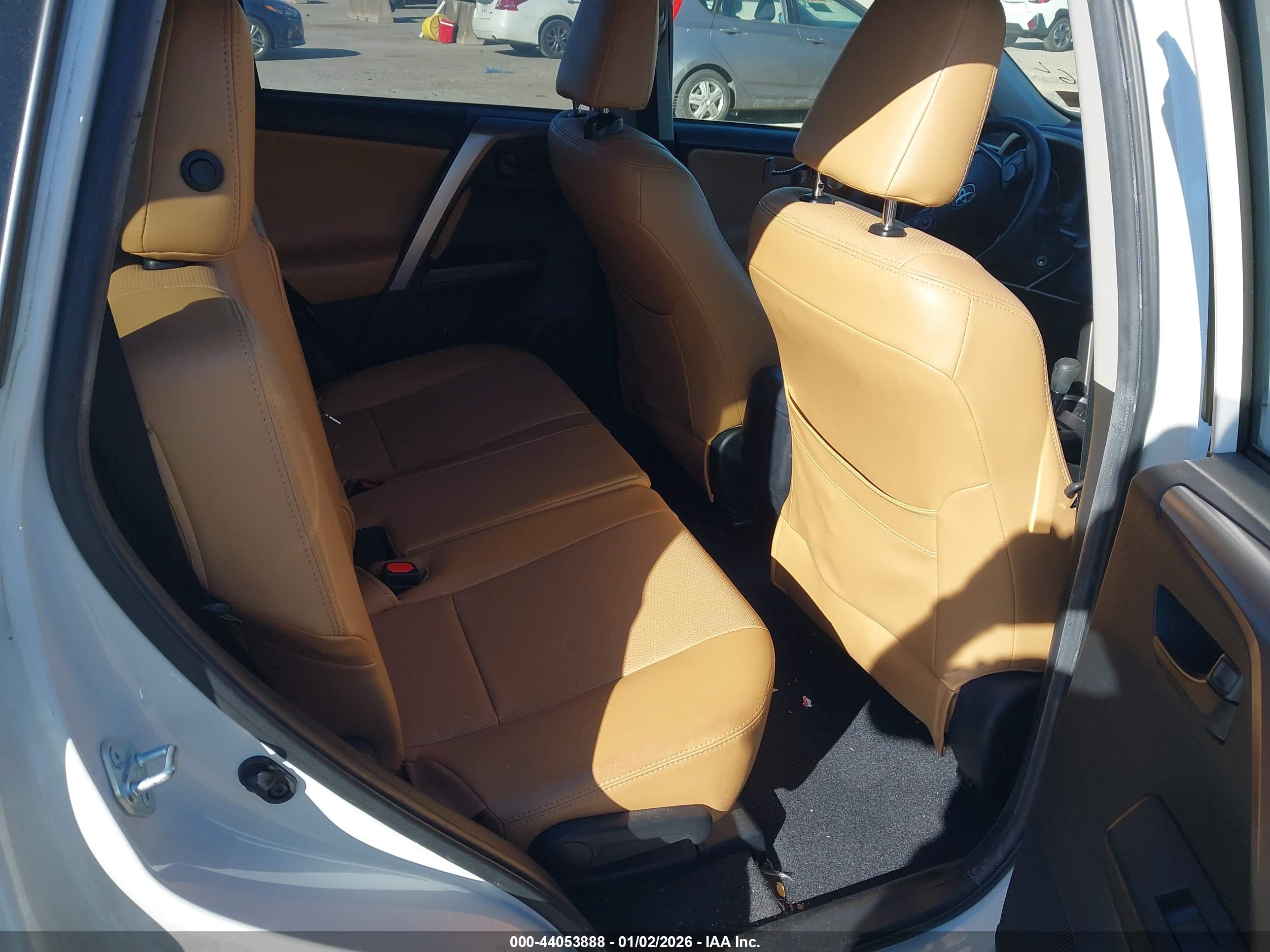 TOYOTA RAV4 image 8