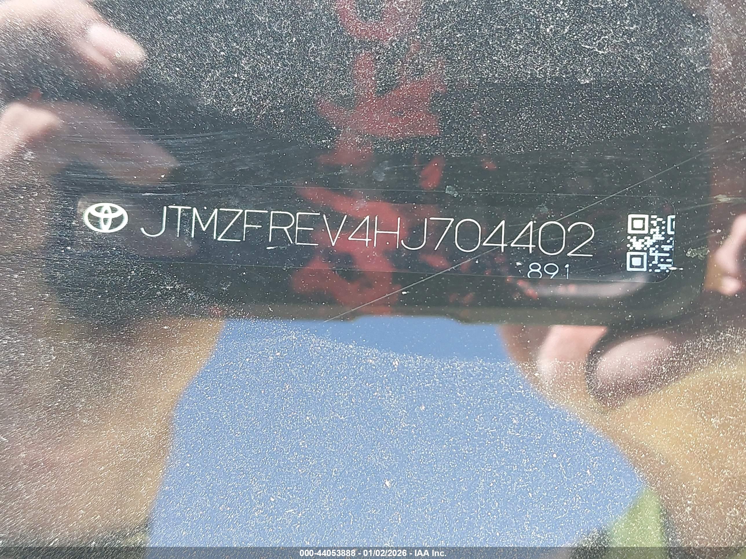 TOYOTA RAV4 image 9